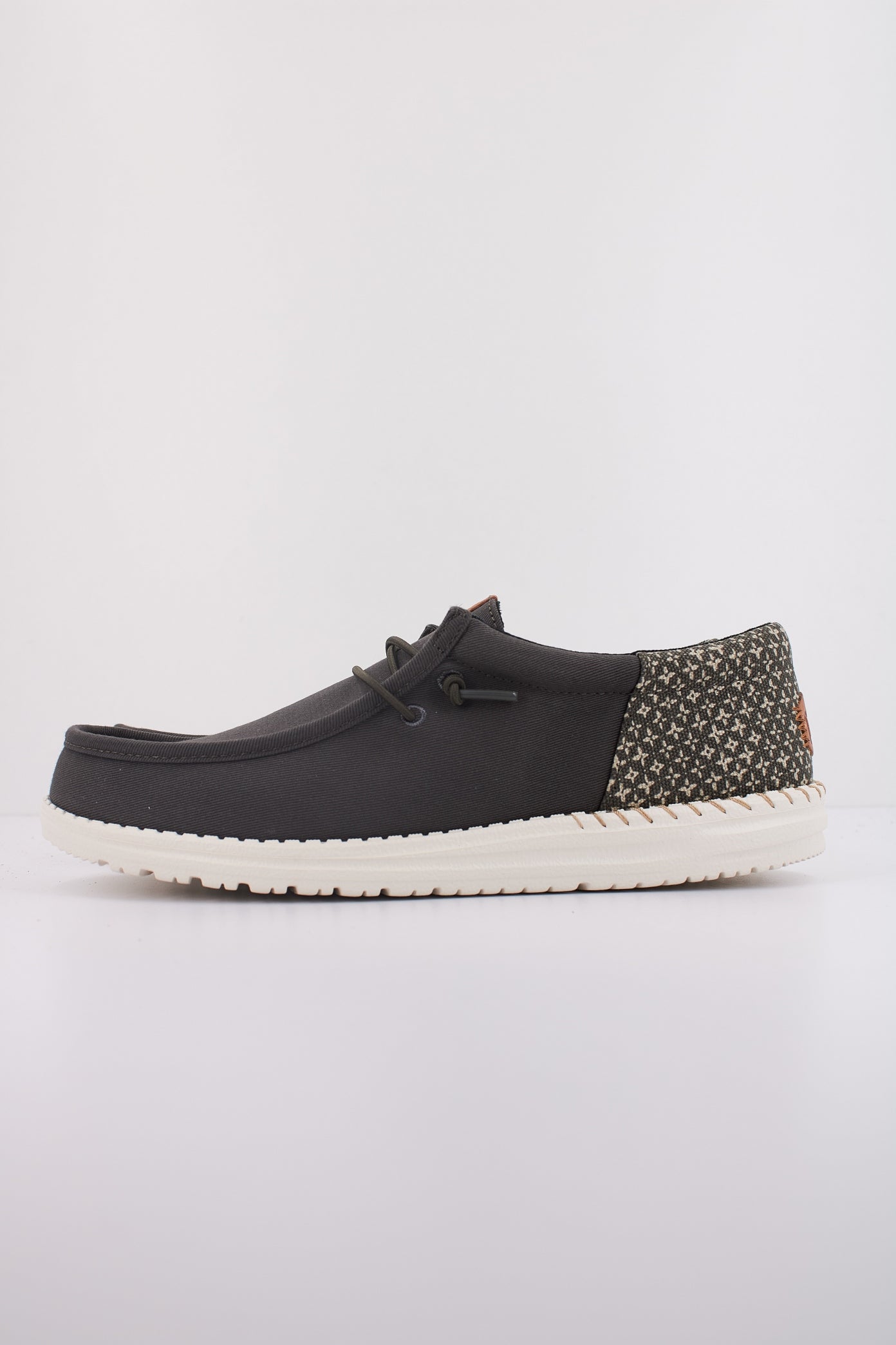 HEY DUDE WALLY FUNK BLOCK PRINT en color GRIS  (1)
