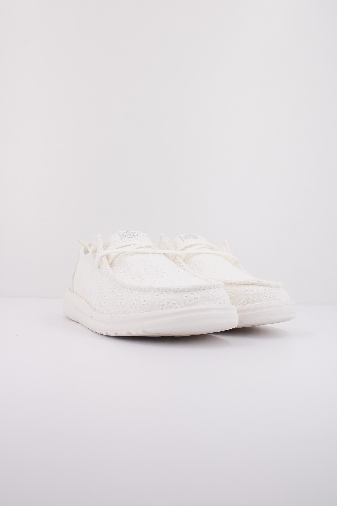 HEY DUDE WENDY EYELET LACE en color BLANCO  (2)