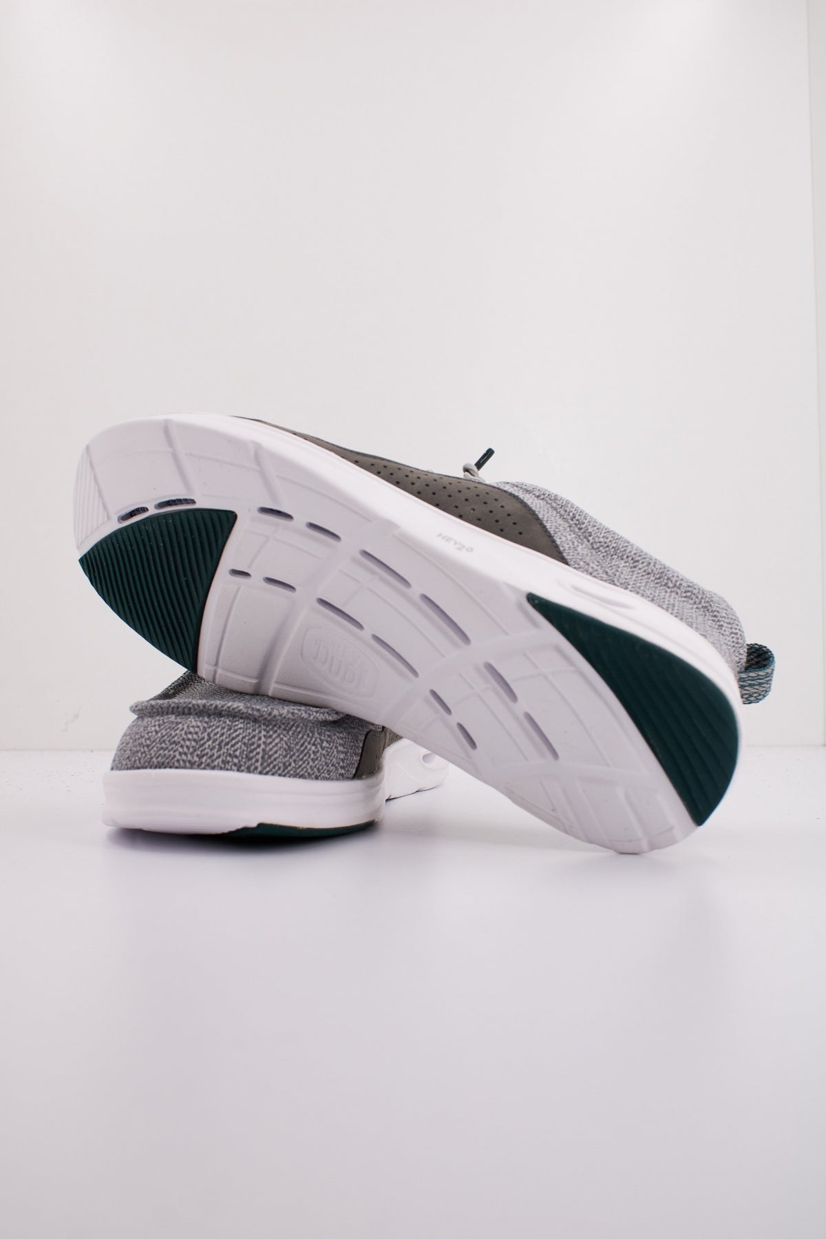 HEY DUDE WALLY HEYO MESH en color GRIS  (5)