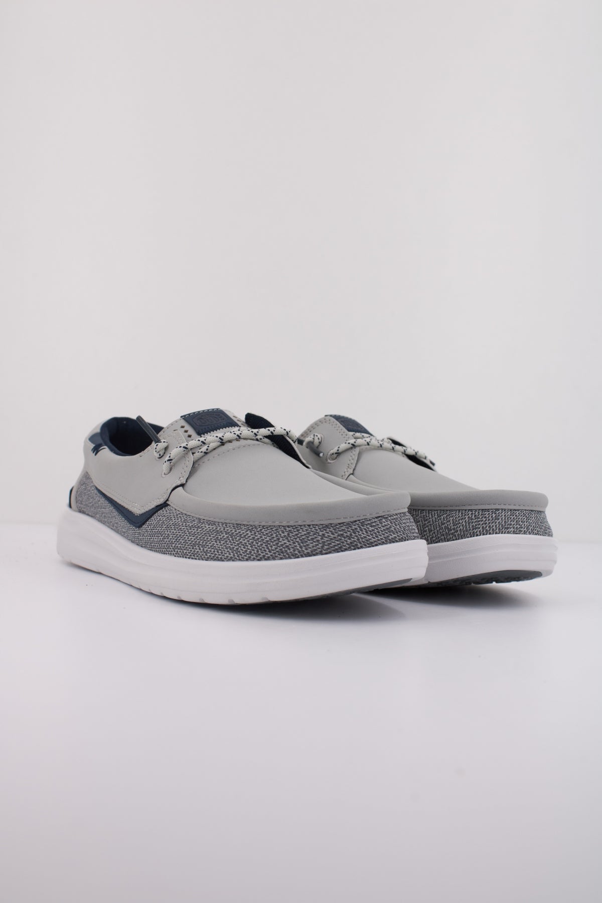 HEY DUDE WEISH GRIP CLASSIC MESH en color GRIS  (2)
