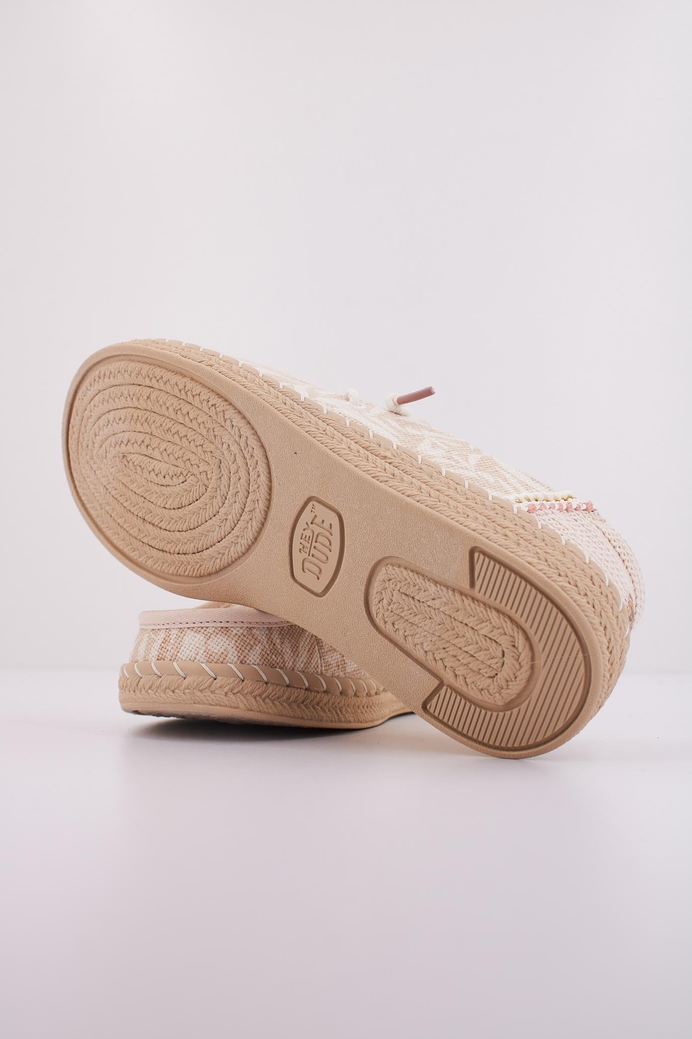 HEY DUDE WENDY ESPADRILLE RETRO PALM en color BEIS  (5)