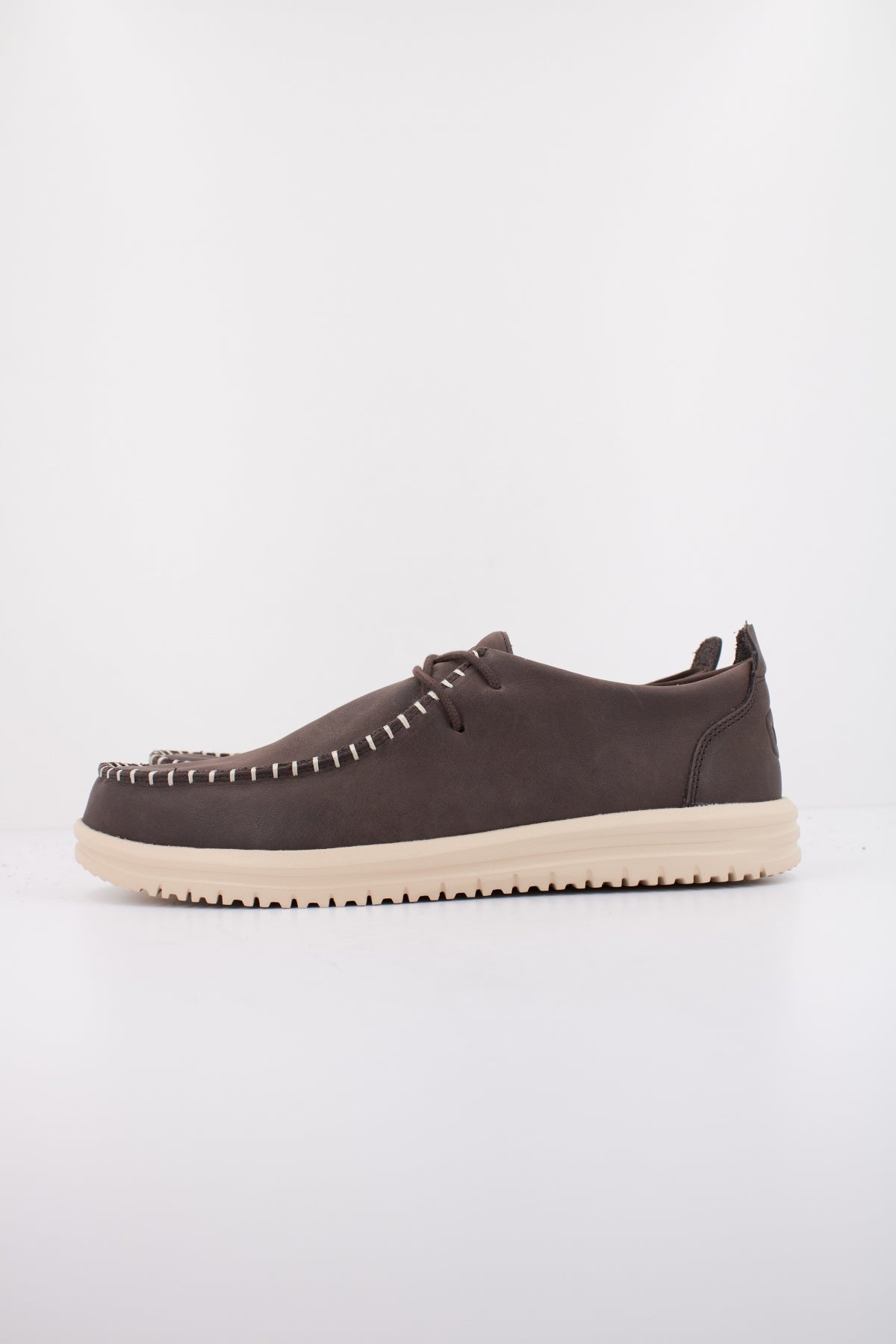 HEY DUDE WALLY NXT MOC LEATHER en color MARRON  (1)