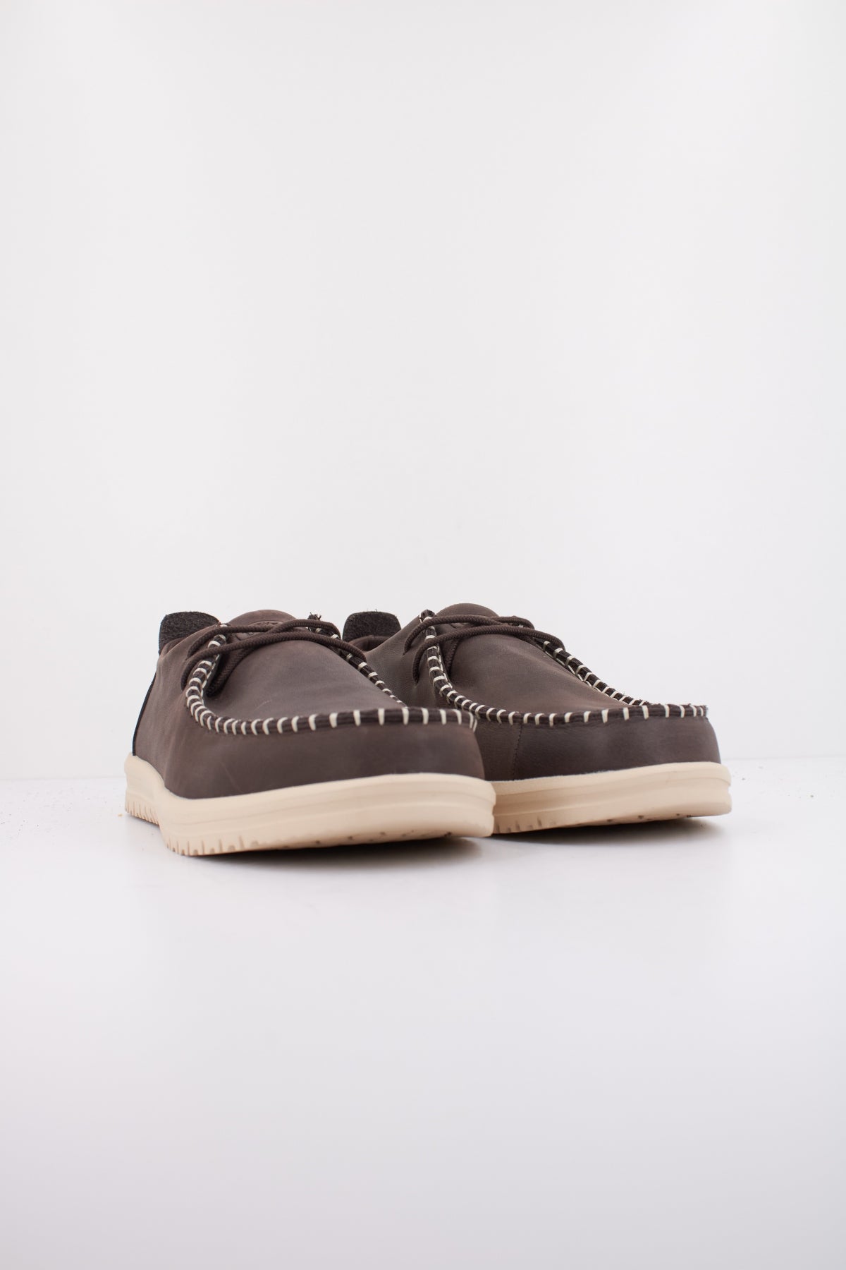 HEY DUDE WALLY NXT MOC LEATHER en color MARRON  (2)