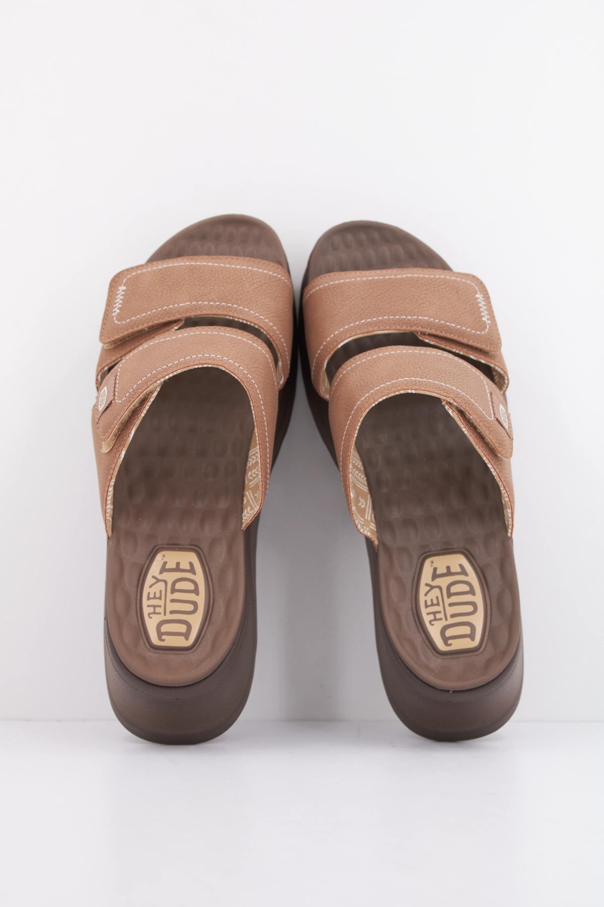 HEY DUDE DELRAY SLIDE CLASSIC en color MARRON CLARO  (3)
