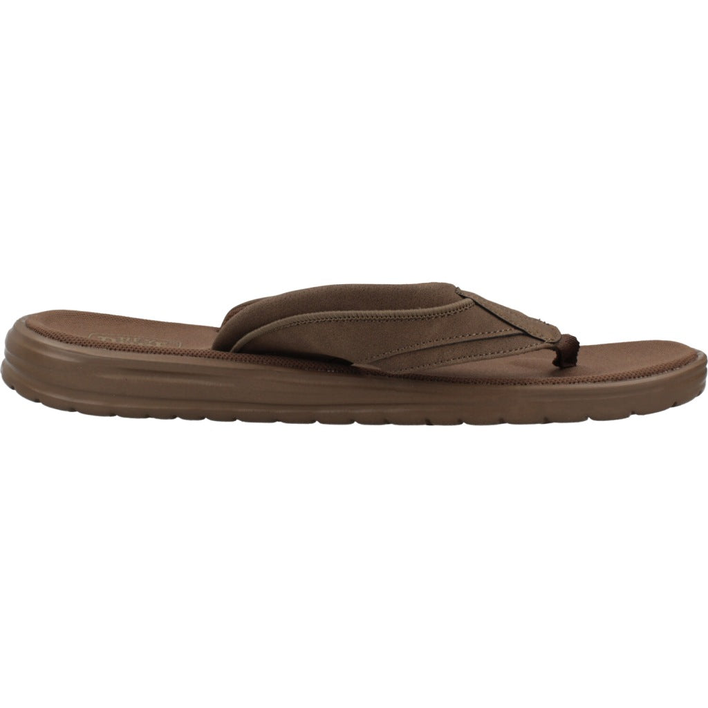 HEY DUDE CHANCLA SAMI en color MARRON  (4)