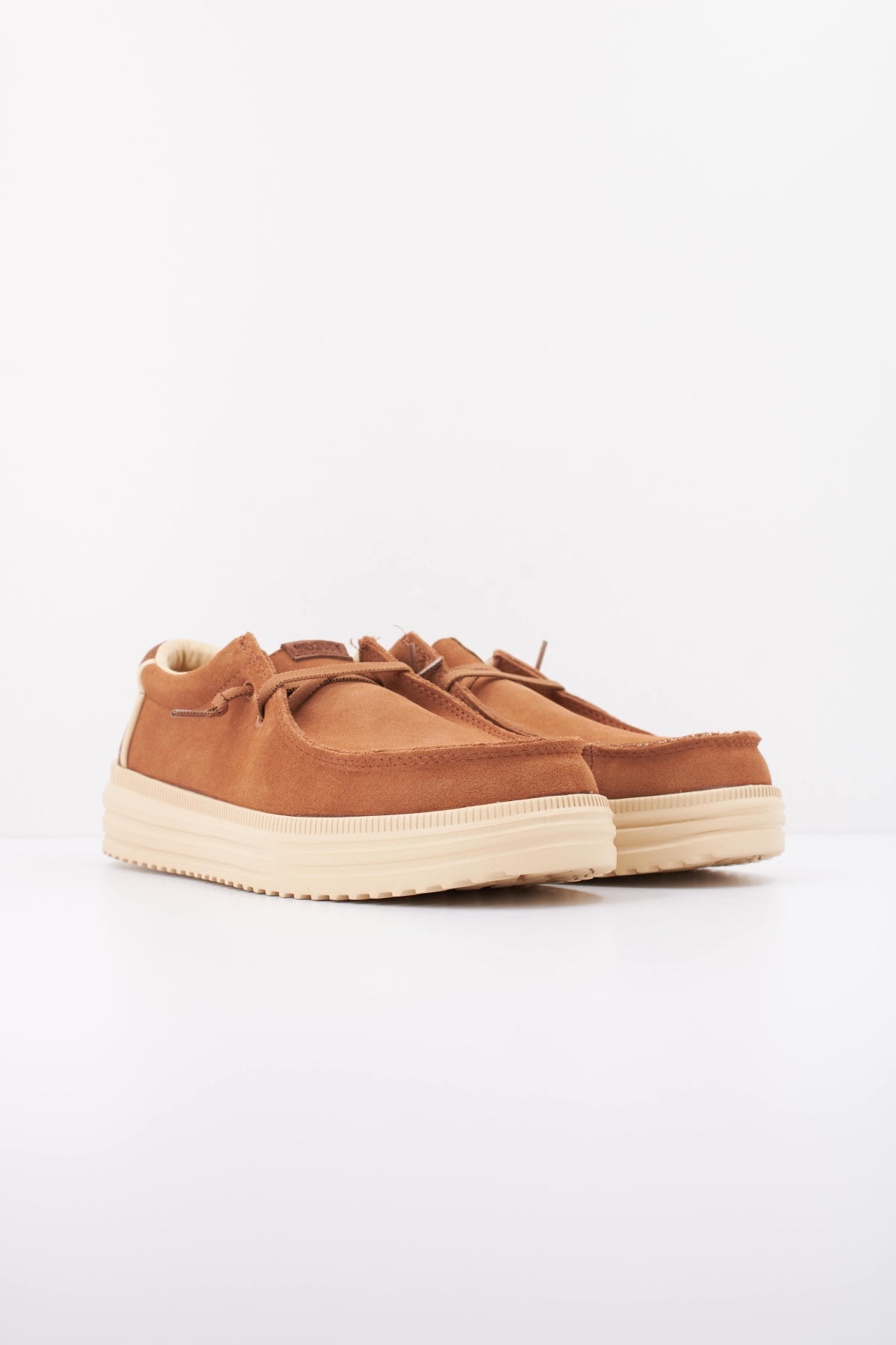 HEY DUDE HD REV SUEDE en color MARRON CLARO  (2)