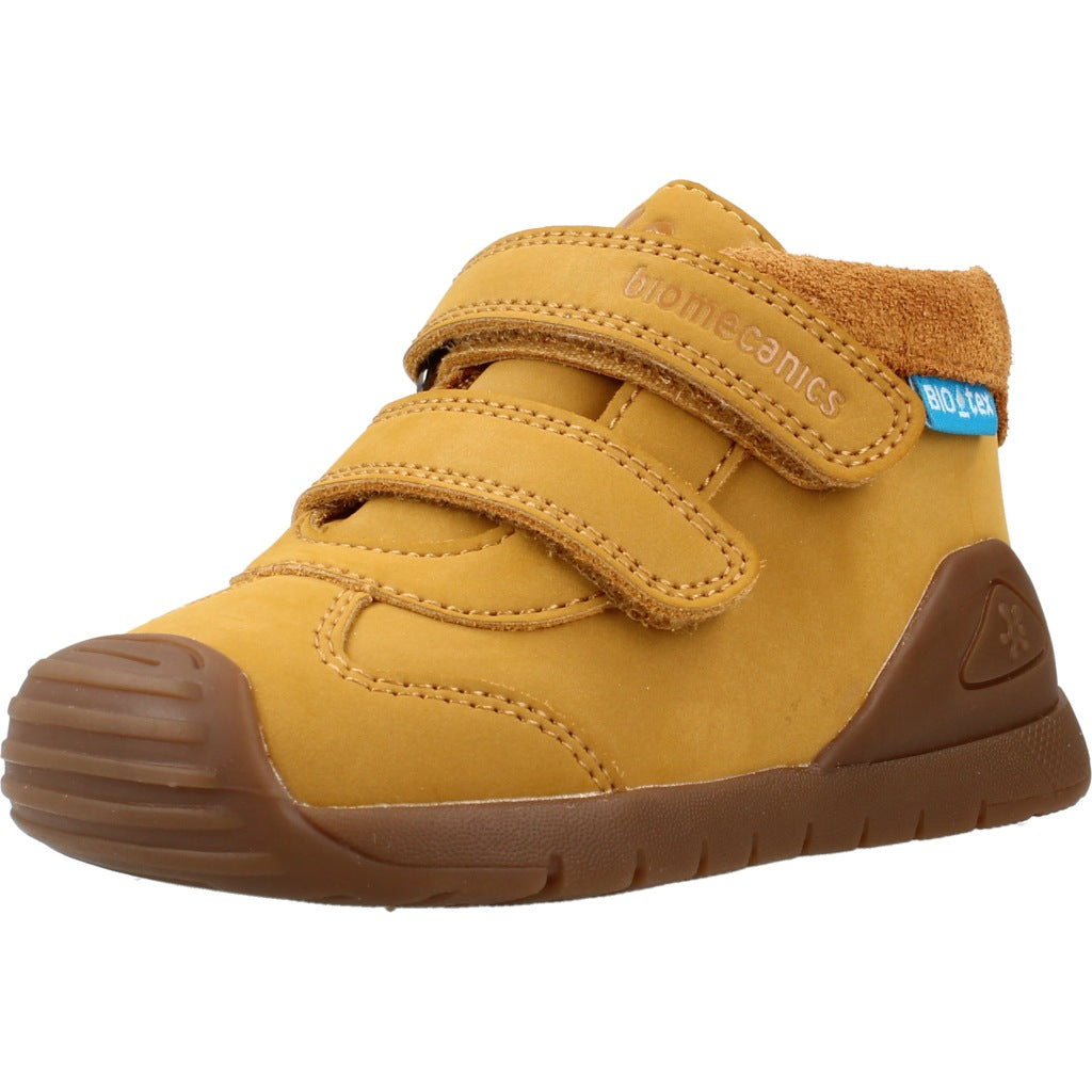 BIOMECANICS BOTIN URBAN TEX en color MARRON CLARO  (1)
