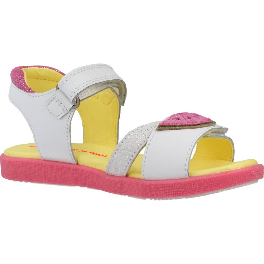 AGATHA RUIZ DE LA PRADA A en color BLANCO  (5)