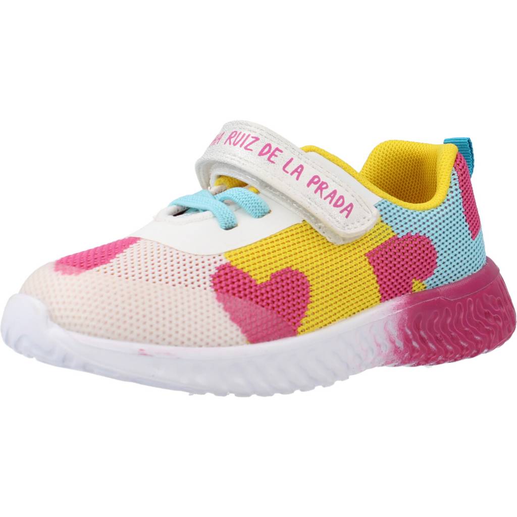 AGATHA RUIZ DE LA PRADA A en color BLANCO  (1)