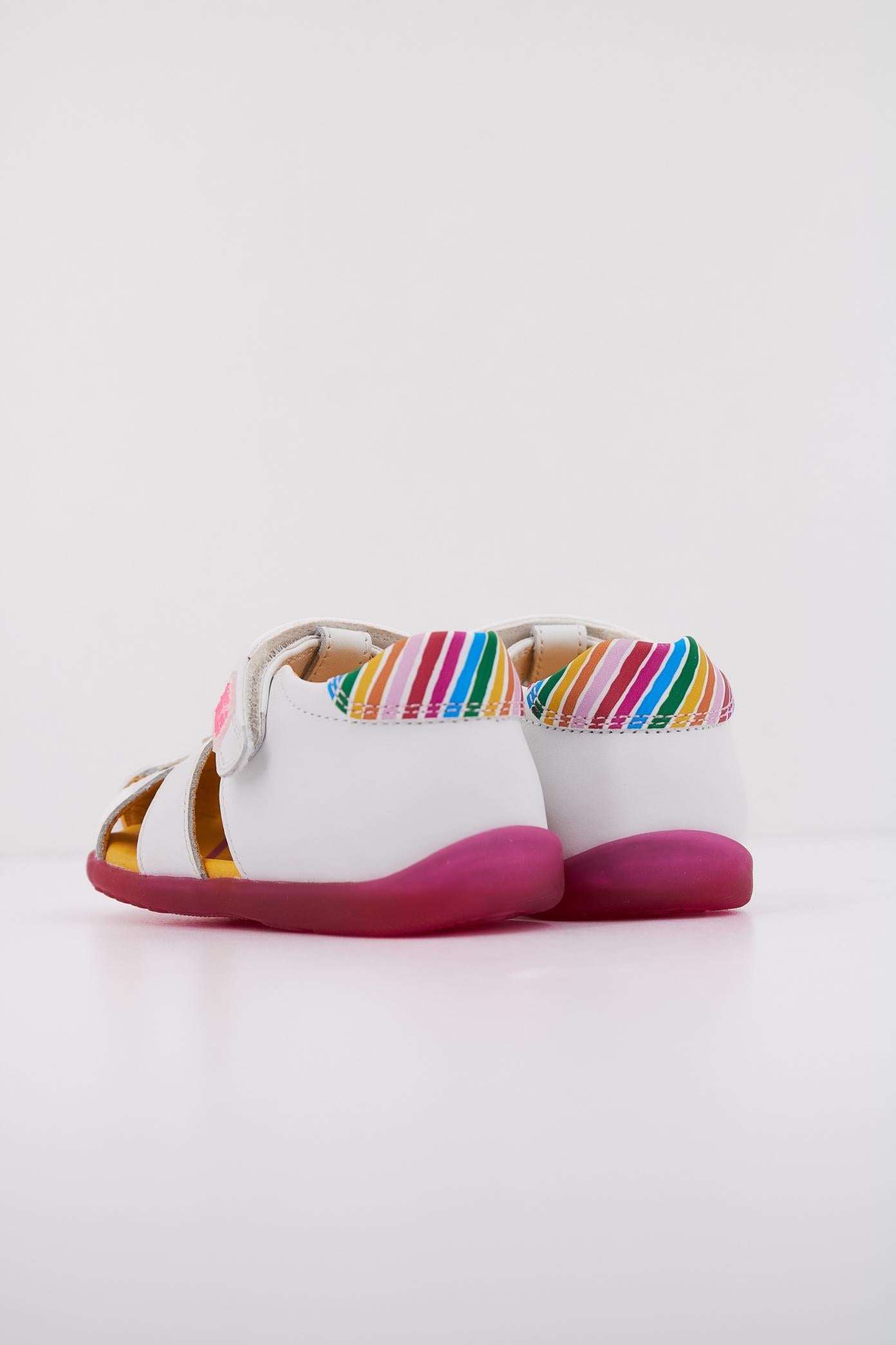 AGATHA RUIZ DE LA PRADA A  en color BLANCO  (4)