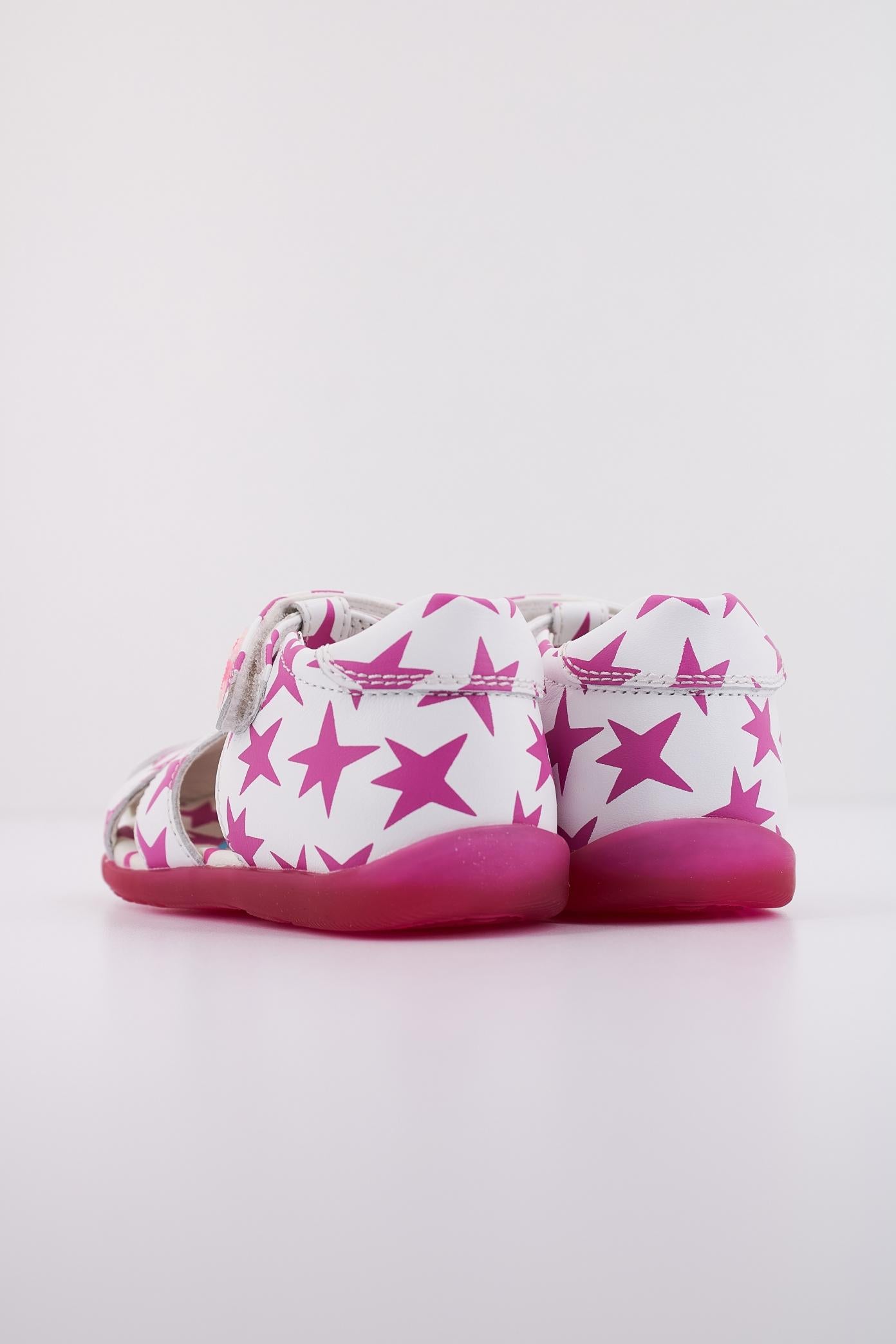 AGATHA RUIZ DE LA PRADA A en color BLANCO  (4)