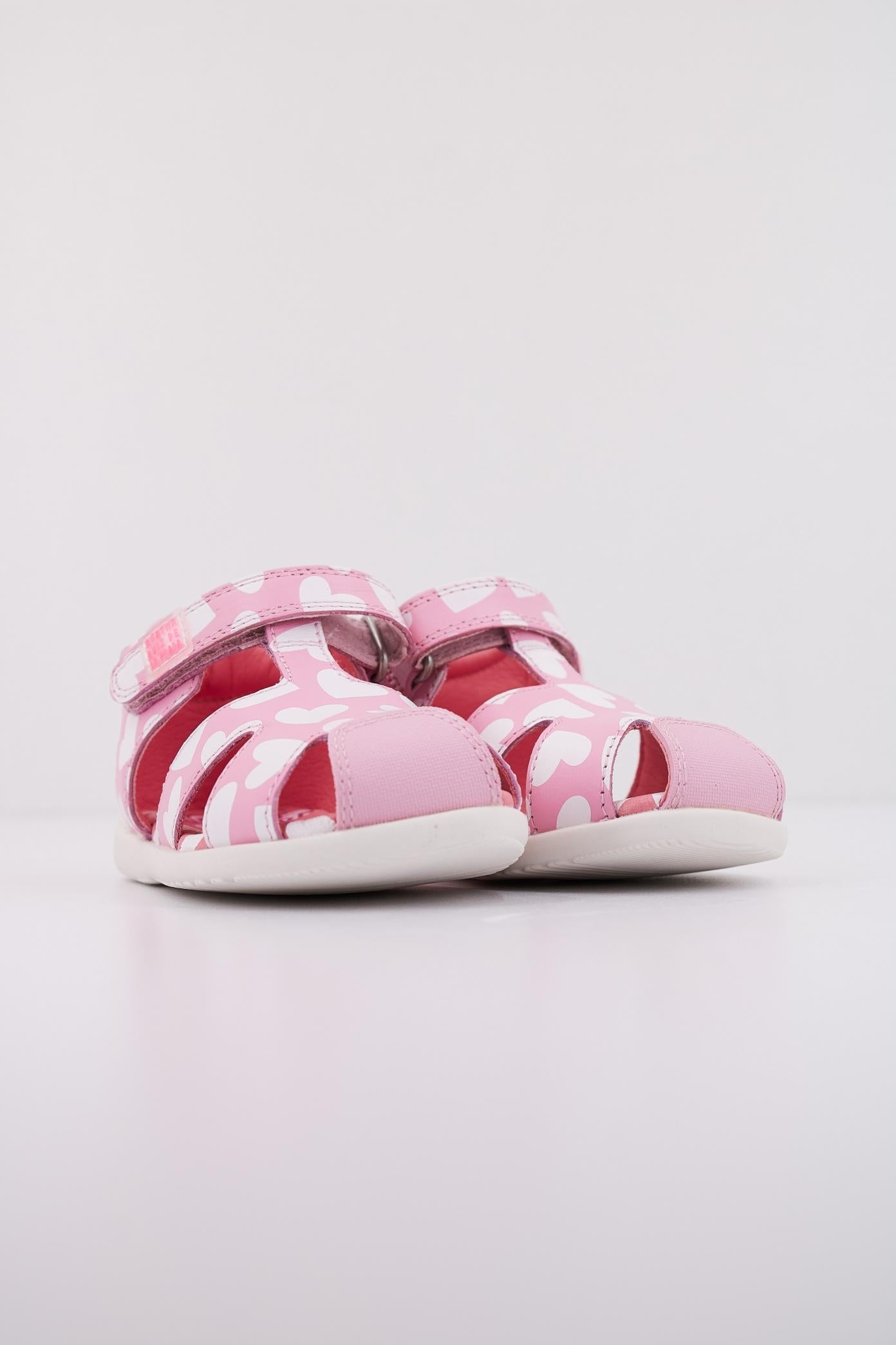 AGATHA RUIZ DE LA PRADA A en color ROSA  (2)