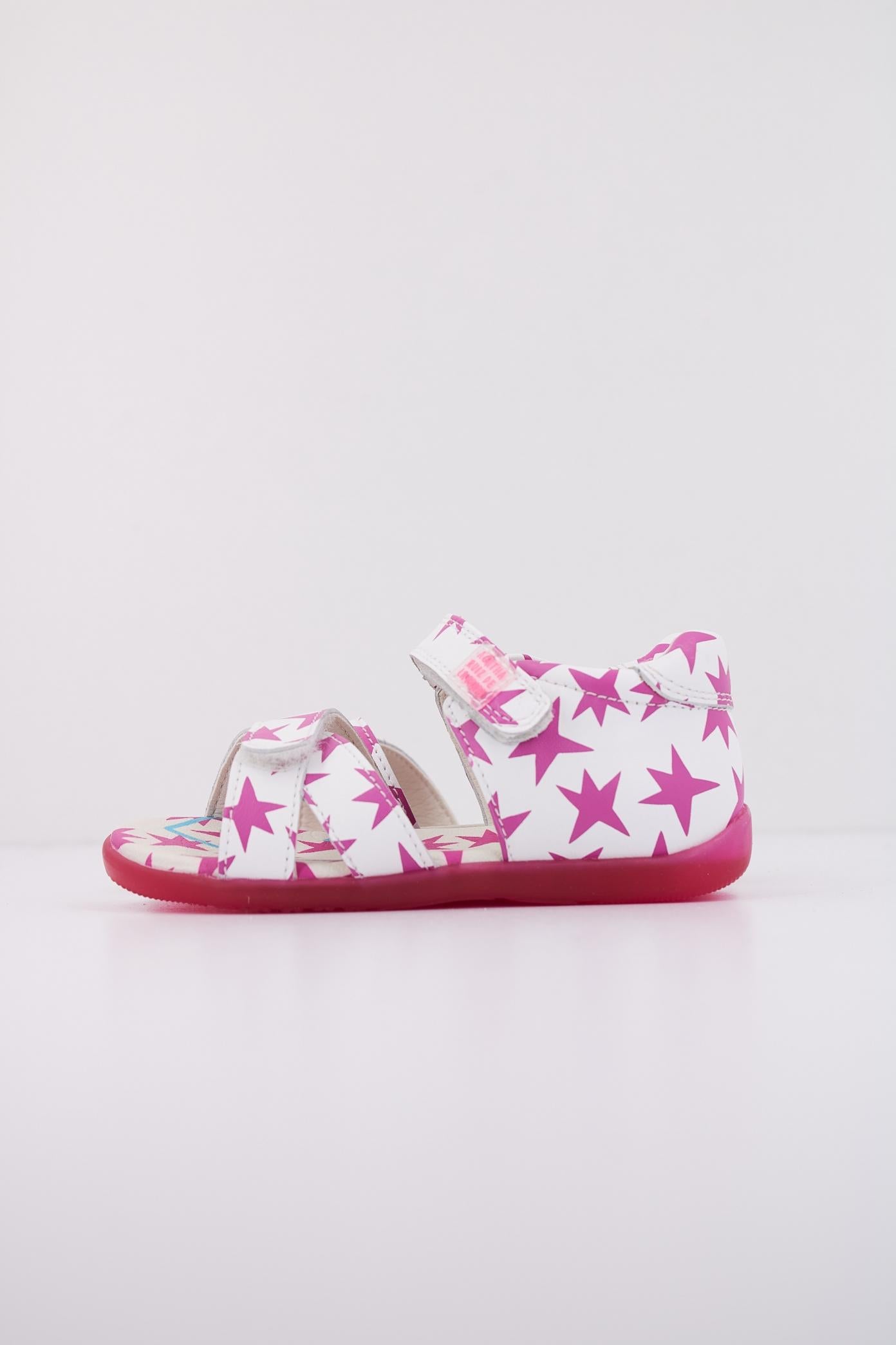 AGATHA RUIZ DE LA PRADA A en color BLANCO  (1)
