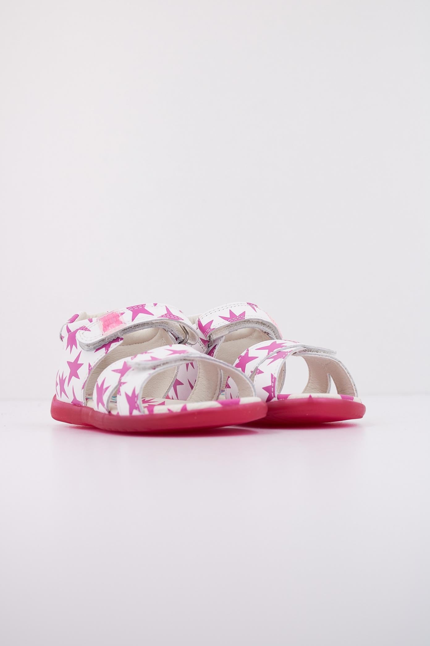 AGATHA RUIZ DE LA PRADA A en color BLANCO  (2)