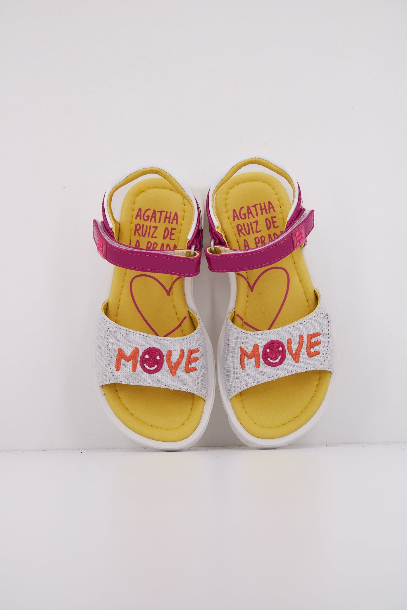 AGATHA RUIZ DE LA PRADA A  en color ROSA  (3)