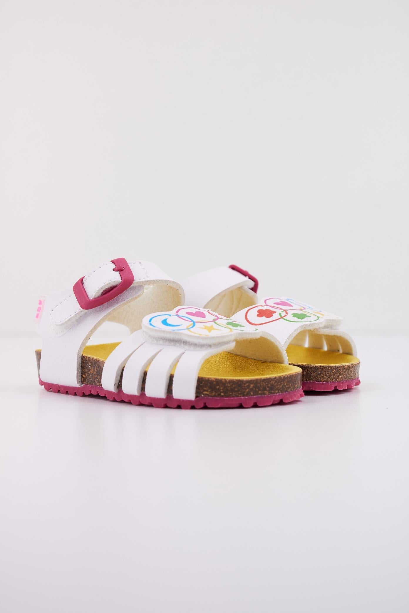 AGATHA RUIZ DE LA PRADA A en color BLANCO  (2)