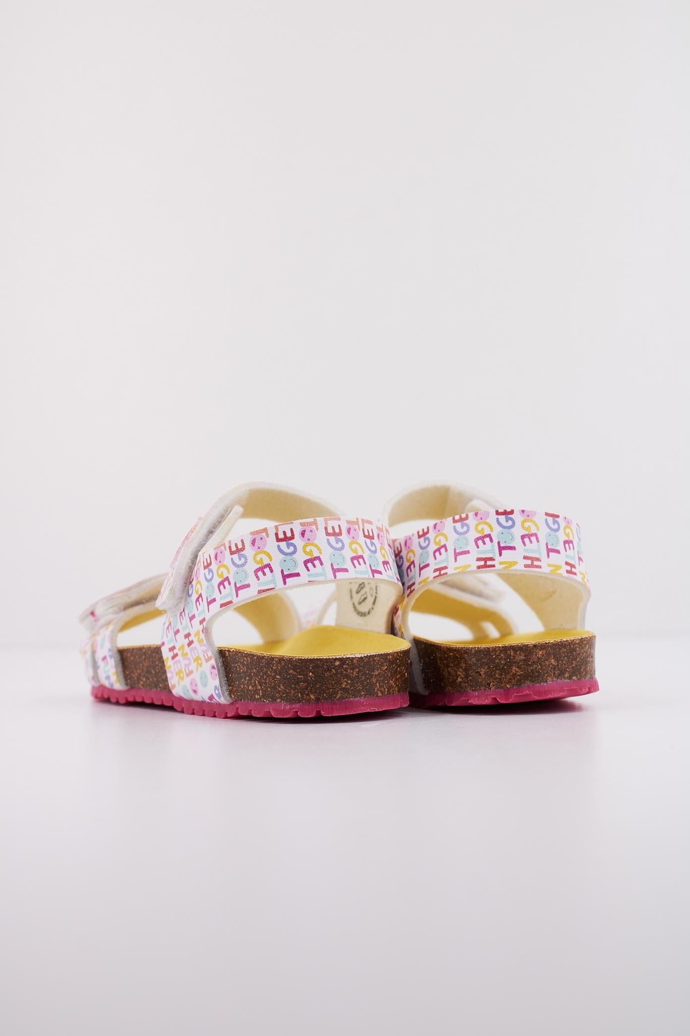 AGATHA RUIZ DE LA PRADA A  en color BLANCO  (4)