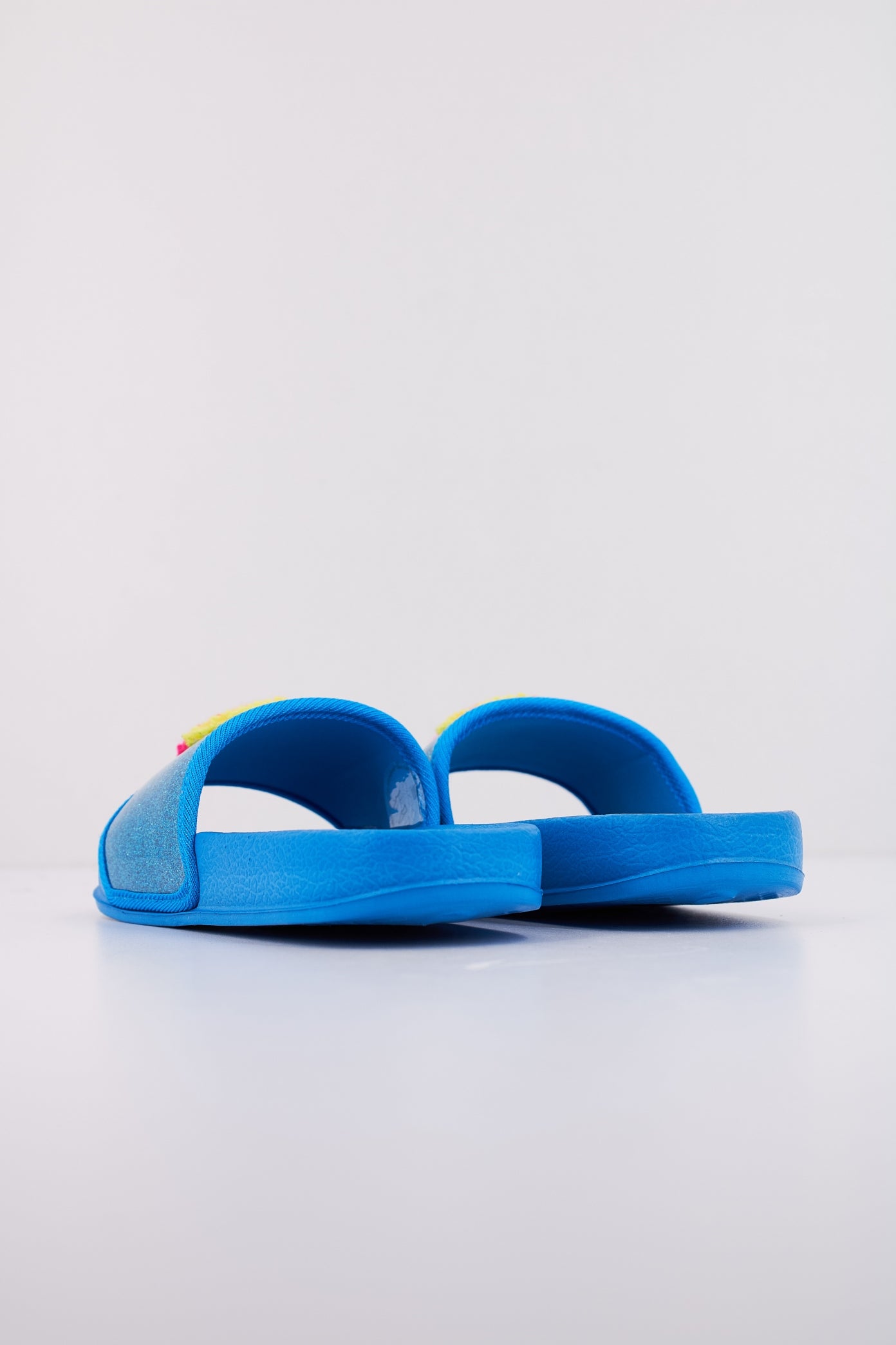 AGATHA RUIZ DE LA PRADA A en color AZUL  (4)