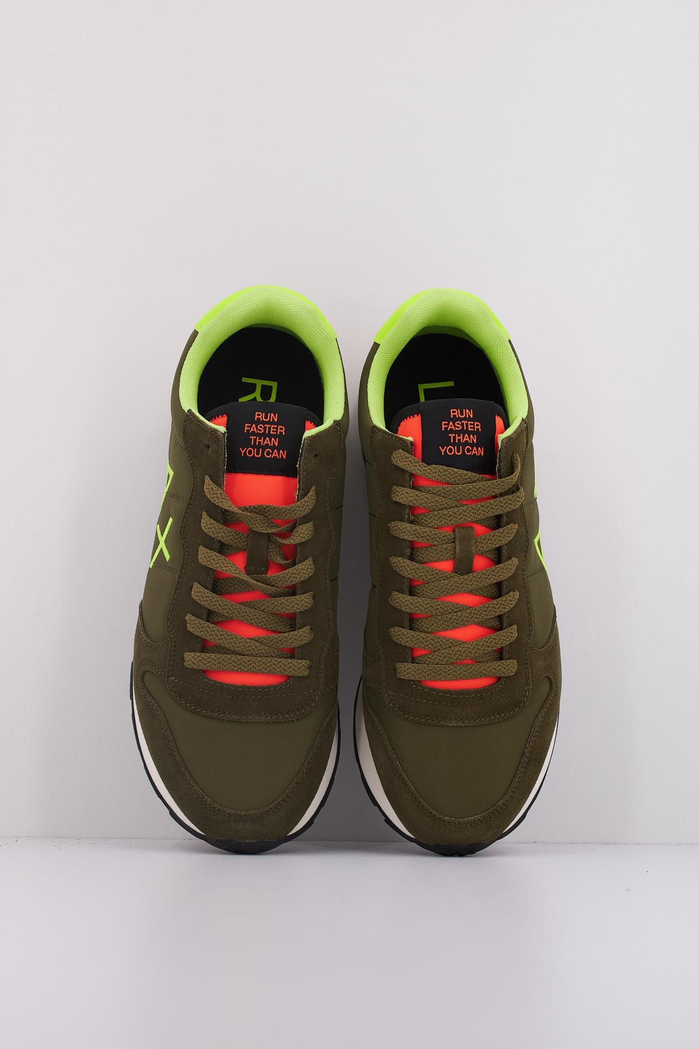 SUN TOM SOLID FLUO en color VERDE  (3)