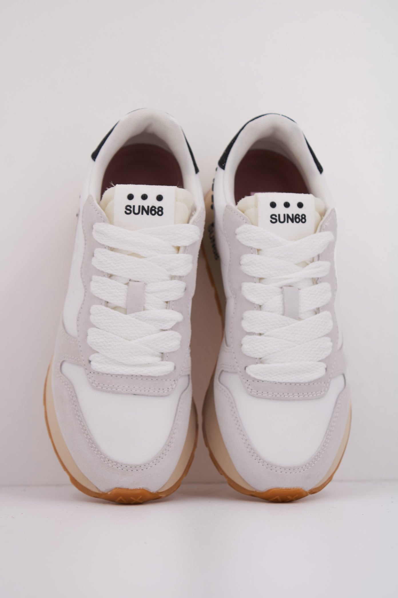SUN  ALLY STUDS en color BLANCO  (3)