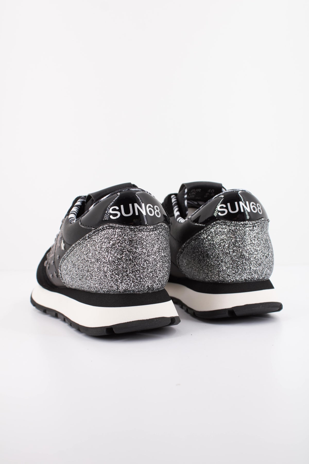 SUN ALLY STUDS en color NEGRO  (4)
