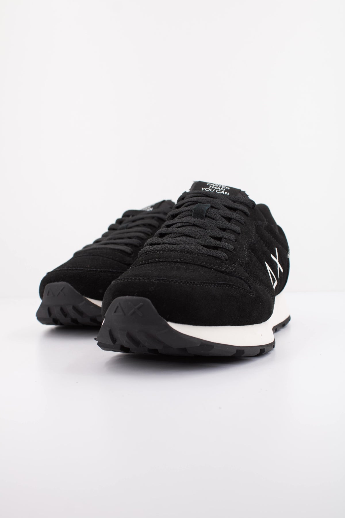 SUN TOM SUEDE en color NEGRO  (2)