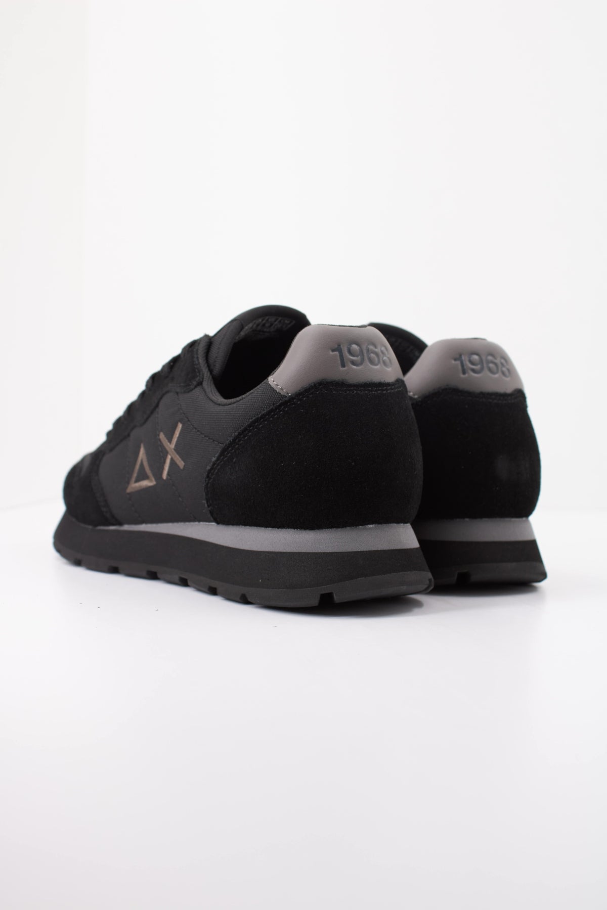 SUN TOM SOLID en color NEGRO  (4)