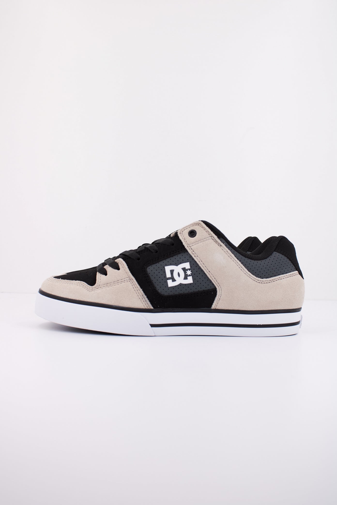 DC PURE M SHOE en color BEIS  (1)