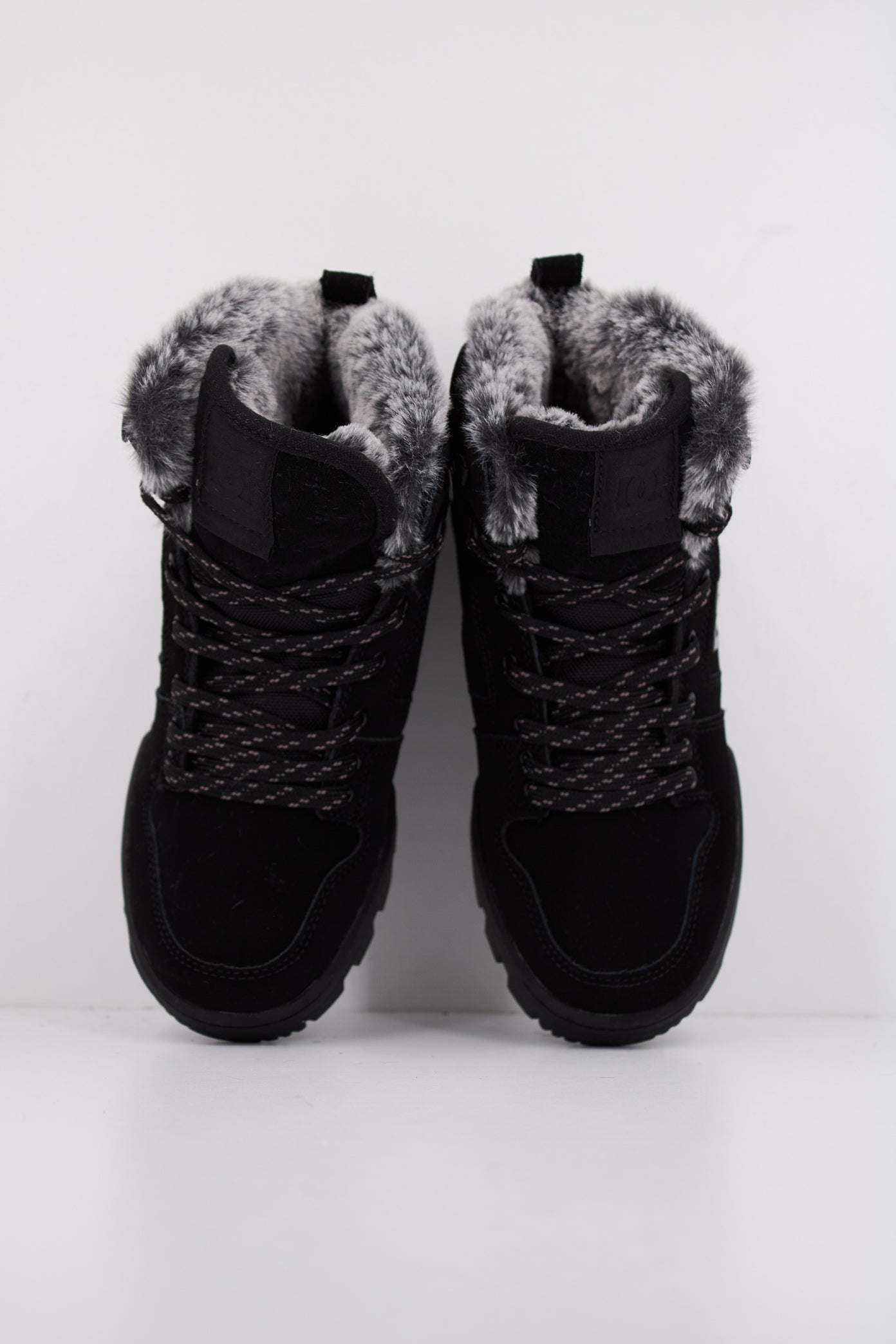 DC MANTECA  BOOT en color NEGRO  (3)
