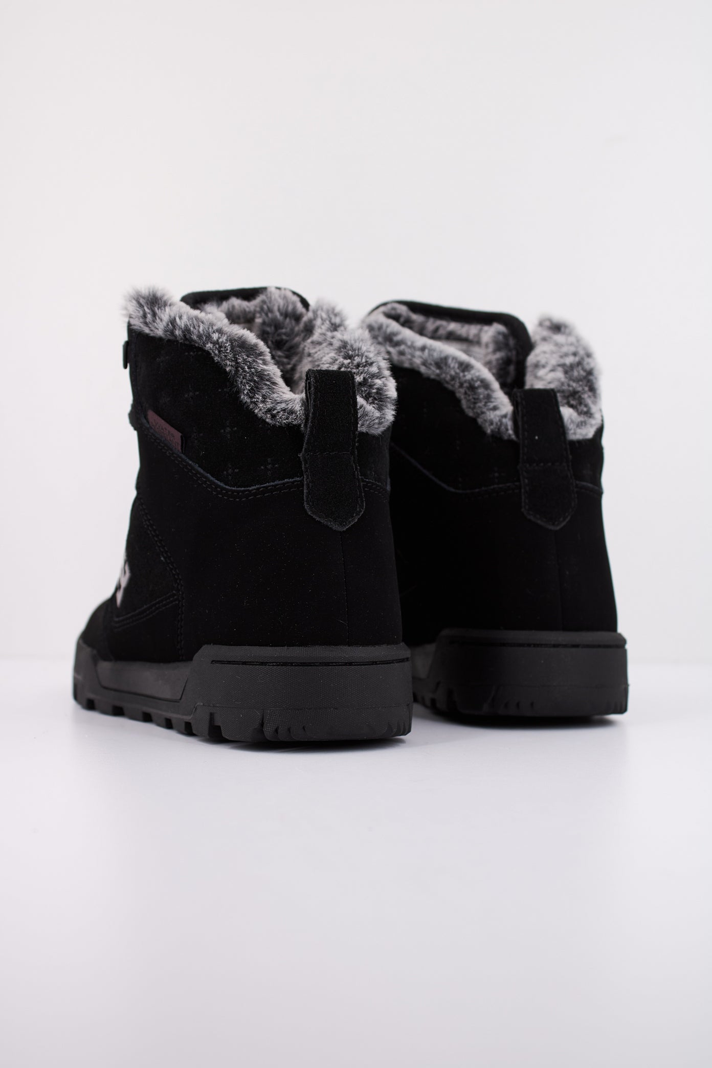 DC MANTECA  BOOT en color NEGRO  (4)