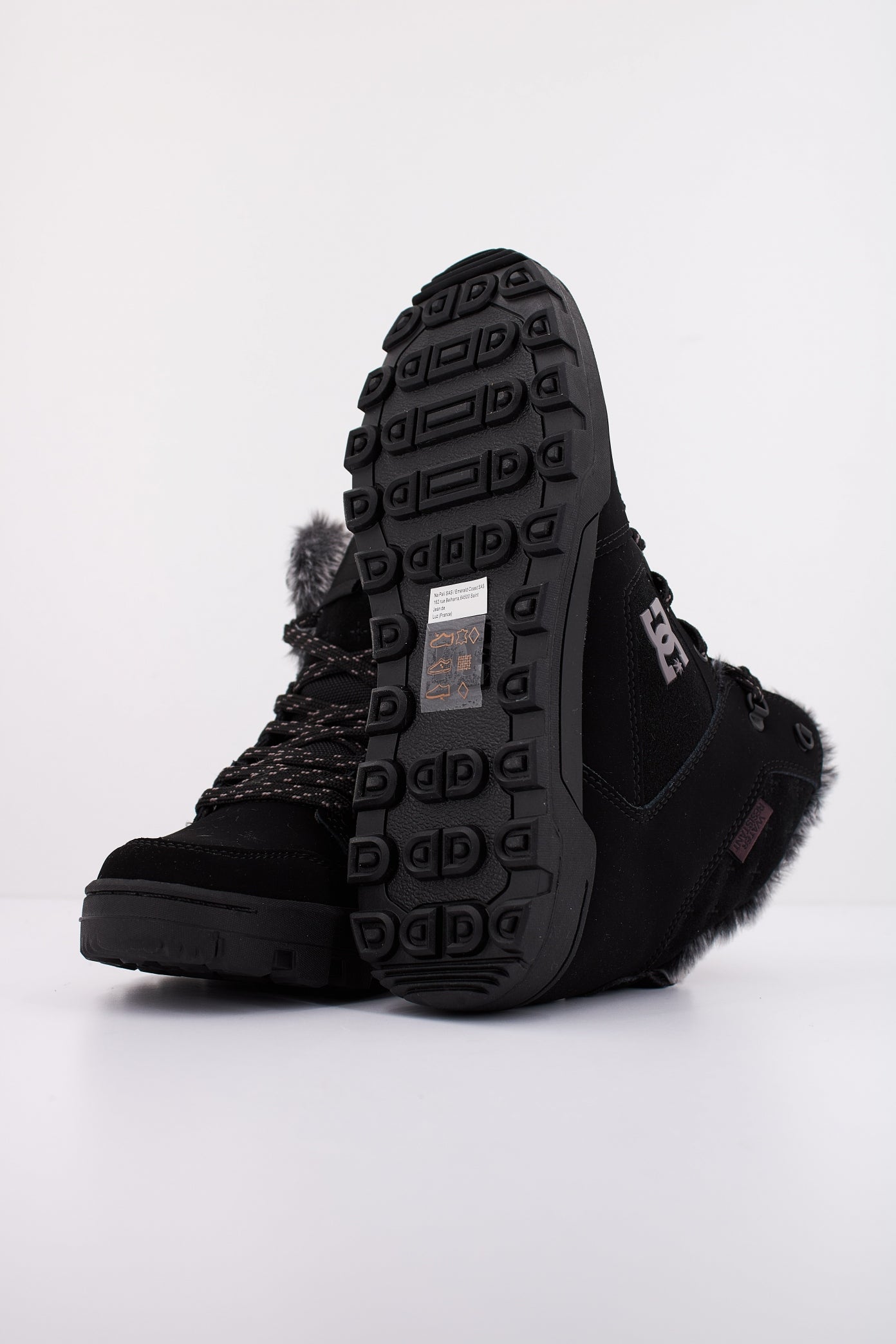 DC MANTECA  BOOT en color NEGRO  (5)