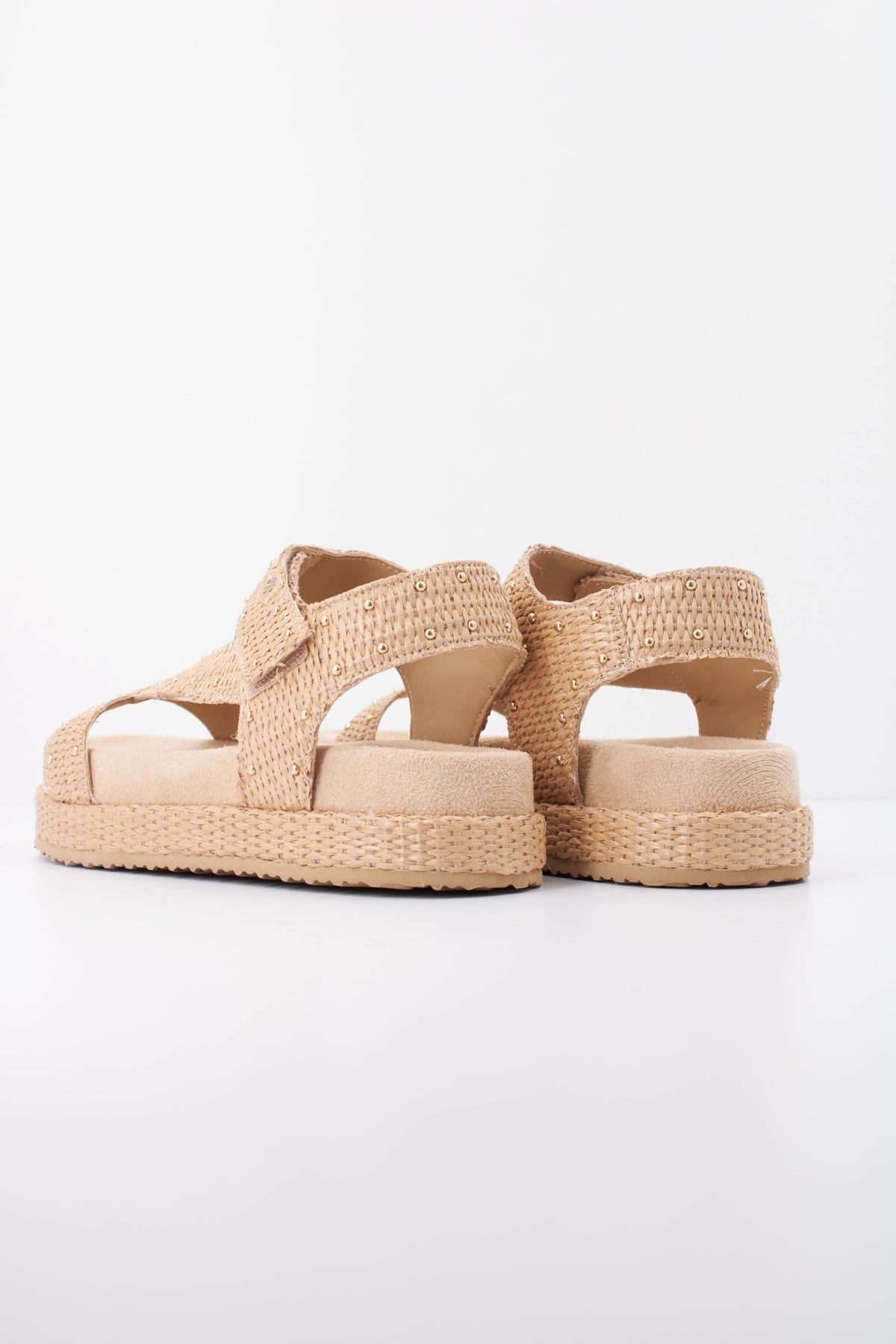 POPA SANDALIA NIANA STUDS en color BEIS  (4)