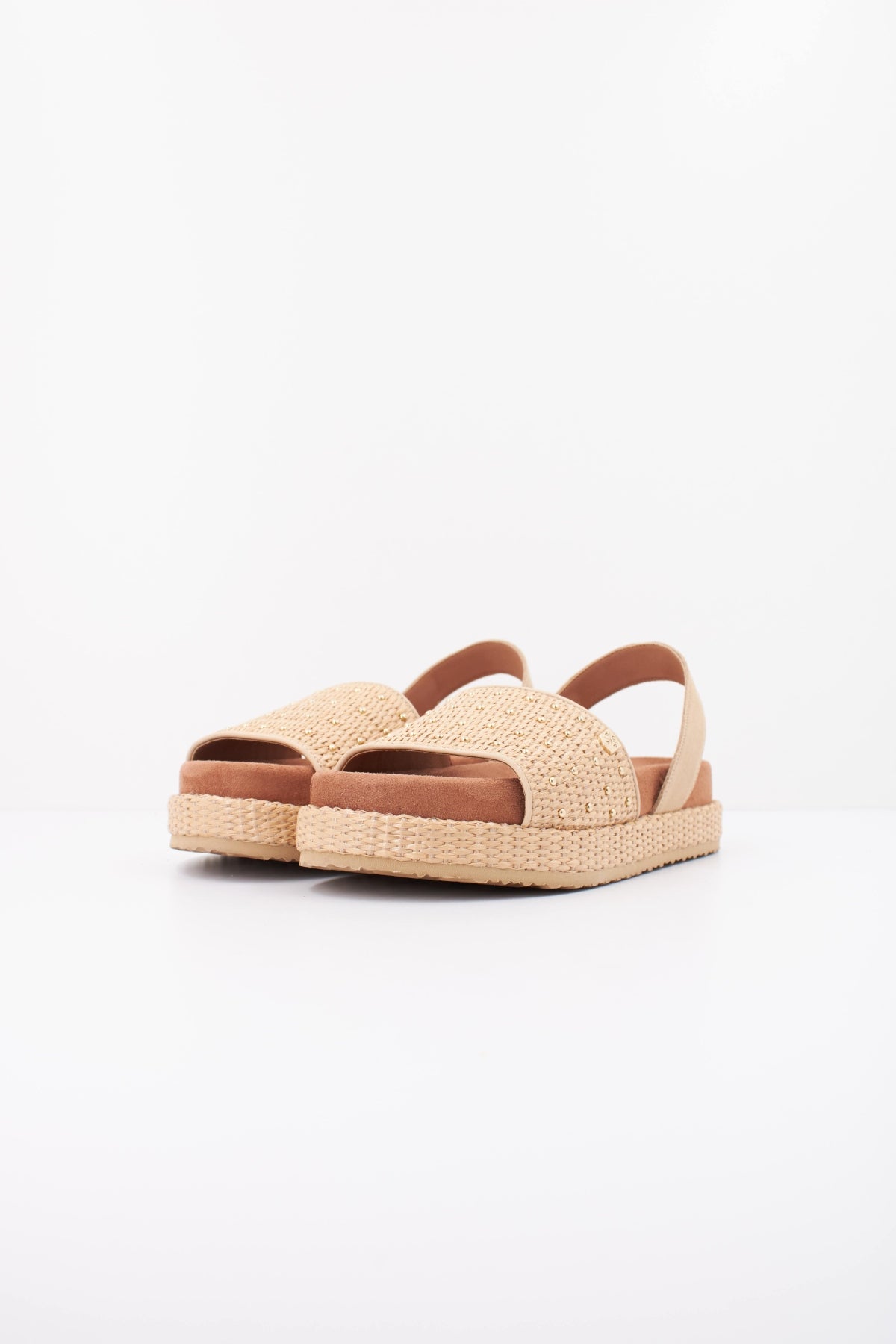 POPA SIONA STUDS en color BEIS  (2)