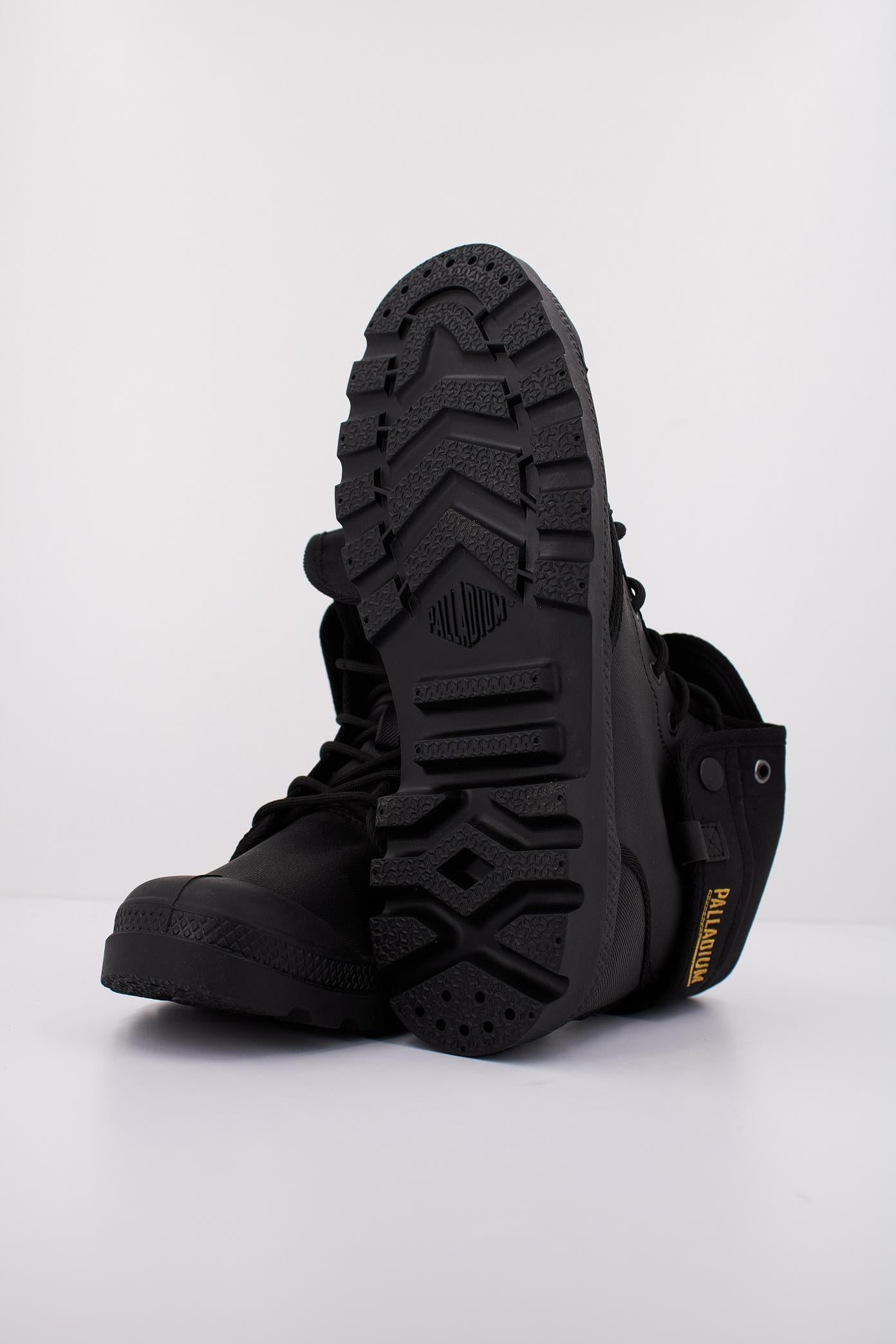PALLADIUM BAGGY COATED en color NEGRO  (5)