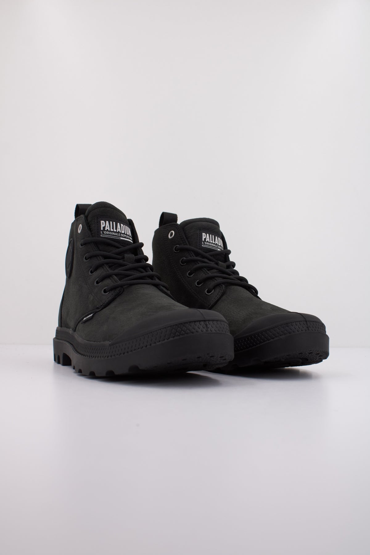 PALLADIUM PAMPA HI NBK en color NEGRO  (2)
