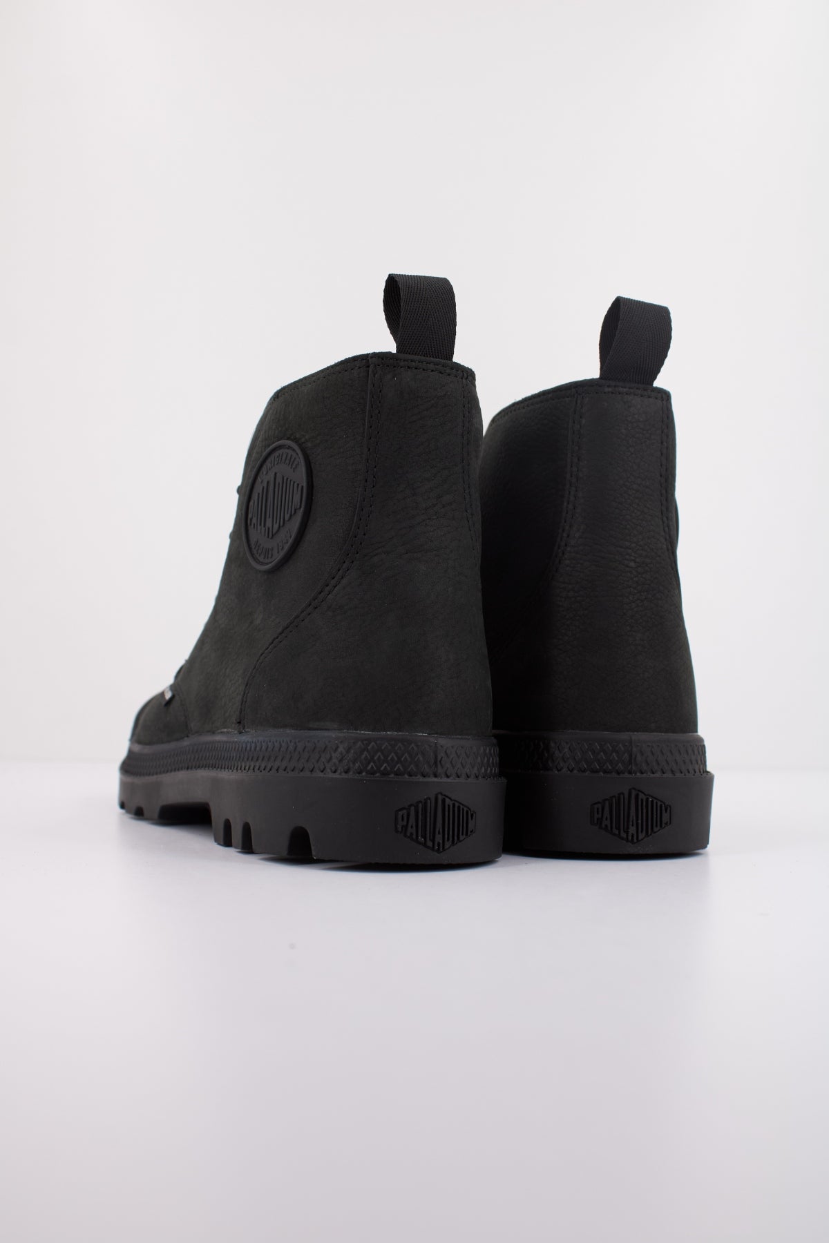 PALLADIUM PAMPA HI NBK en color NEGRO  (4)