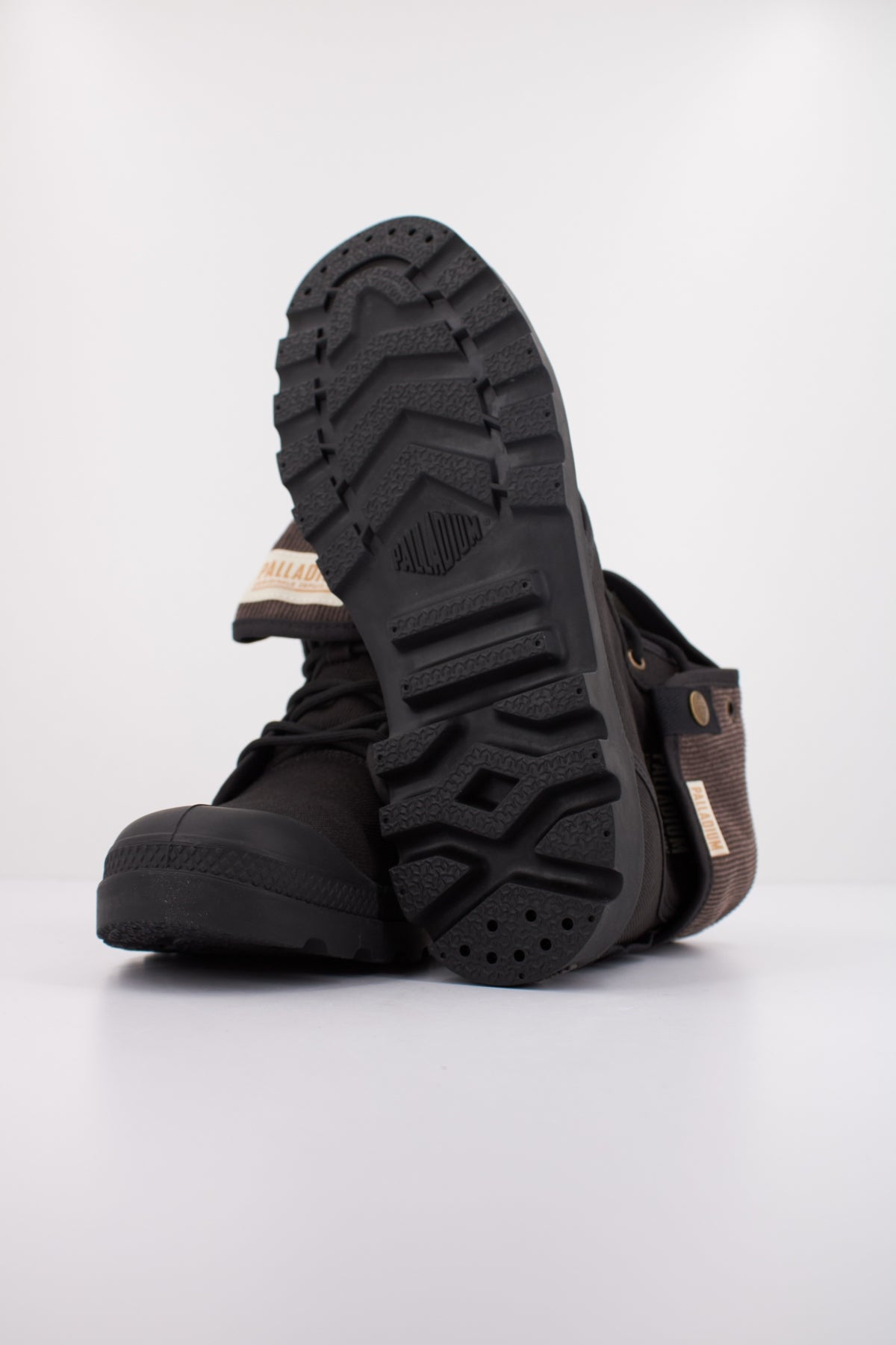 PALLADIUM BAGGY MICHIGAN en color NEGRO  (5)