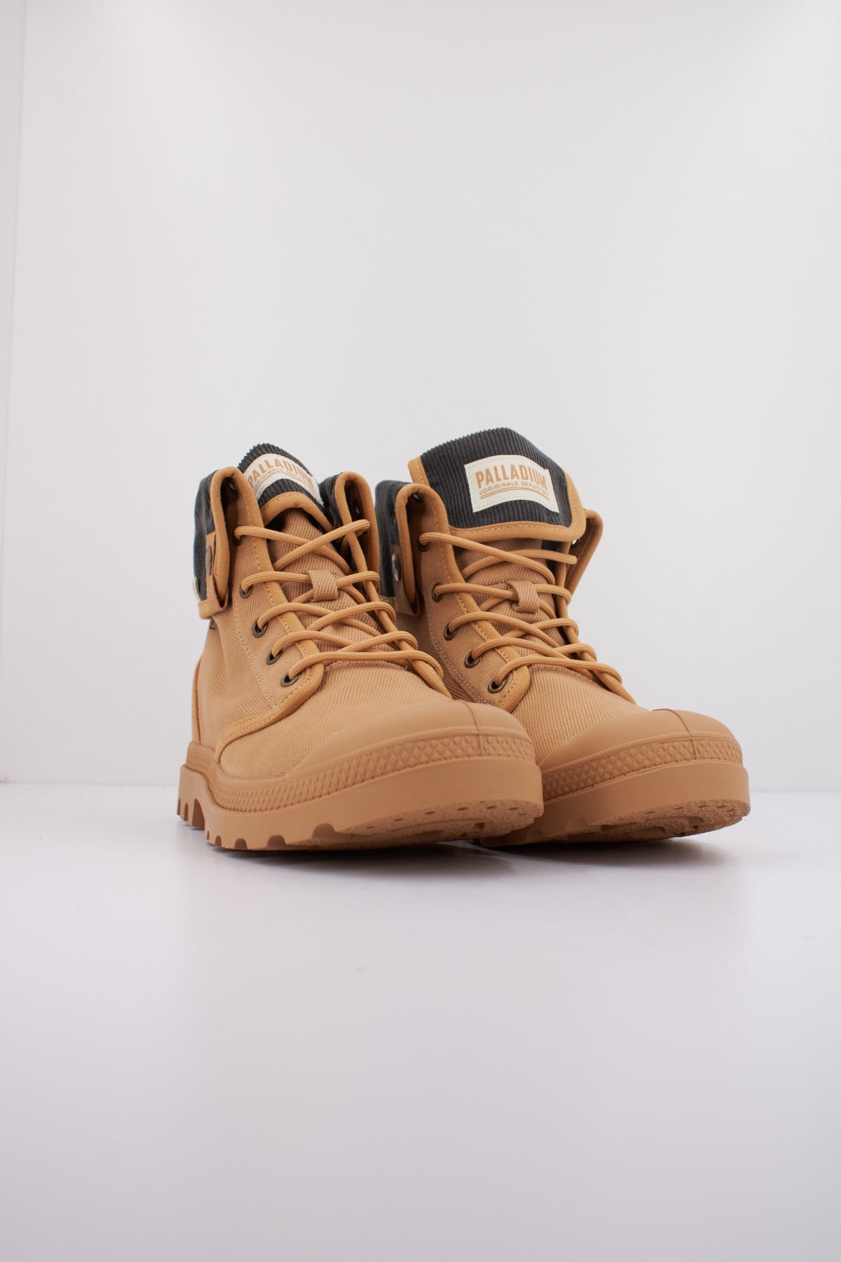 PALLADIUM BAGGY MICHIGAN en color MARRON CLARO  (2)