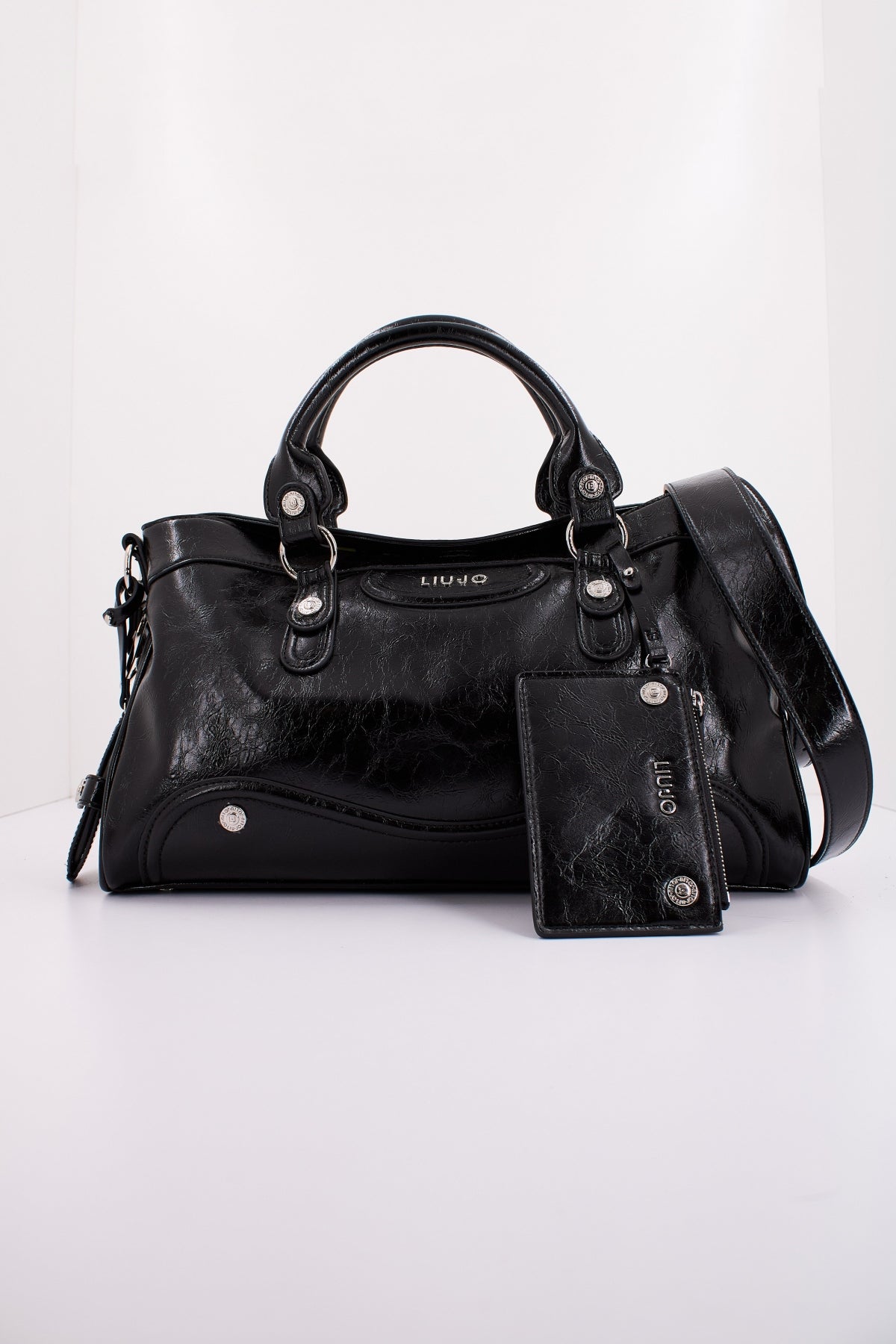 LIU-JO  ECS M SATCHEL en color NEGRO  (1)
