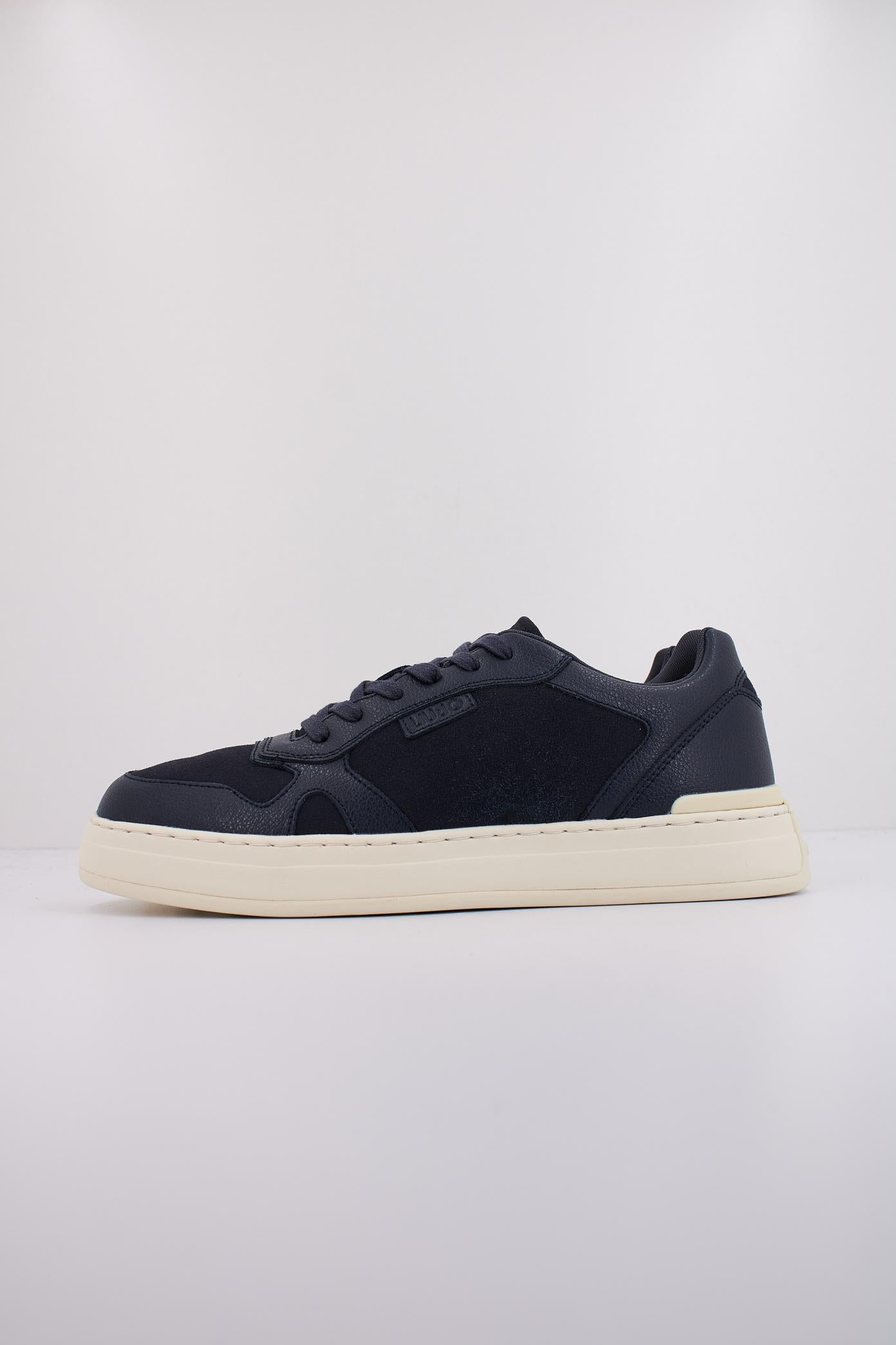 LIU-JO LEATHER COW SU en color NEGRO  (1)