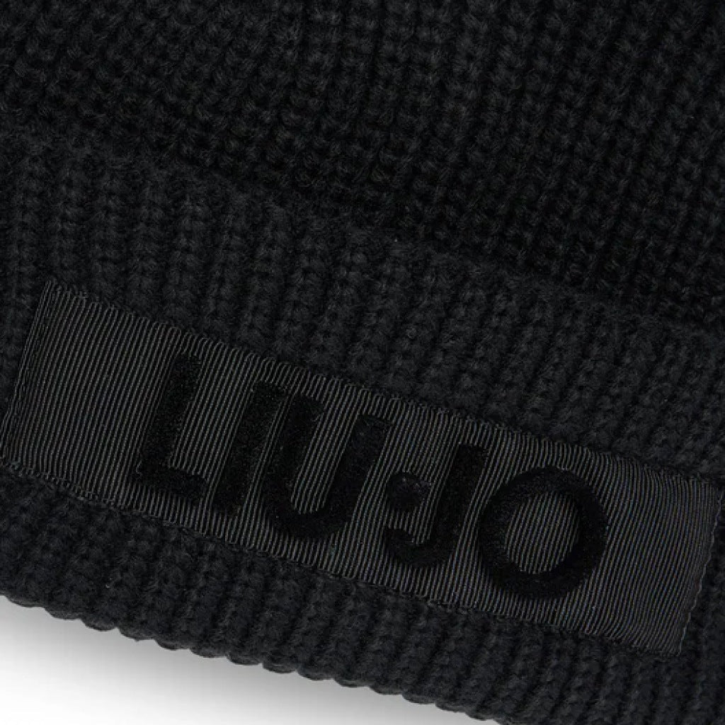 LIU-JO  BEANIE LOGO  en color NEGRO  (6)