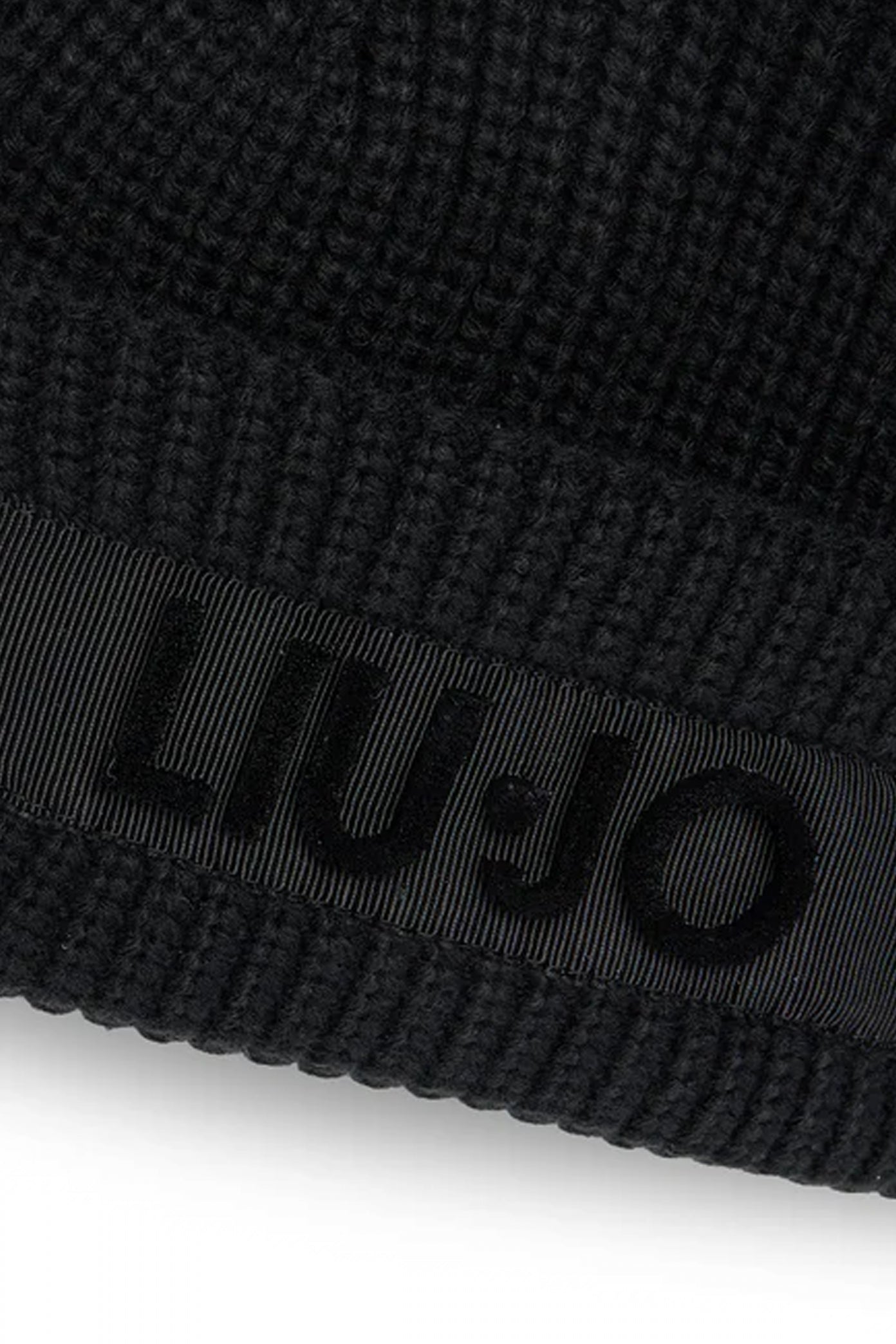 LIU-JO  BEANIE LOGO  en color NEGRO  (3)