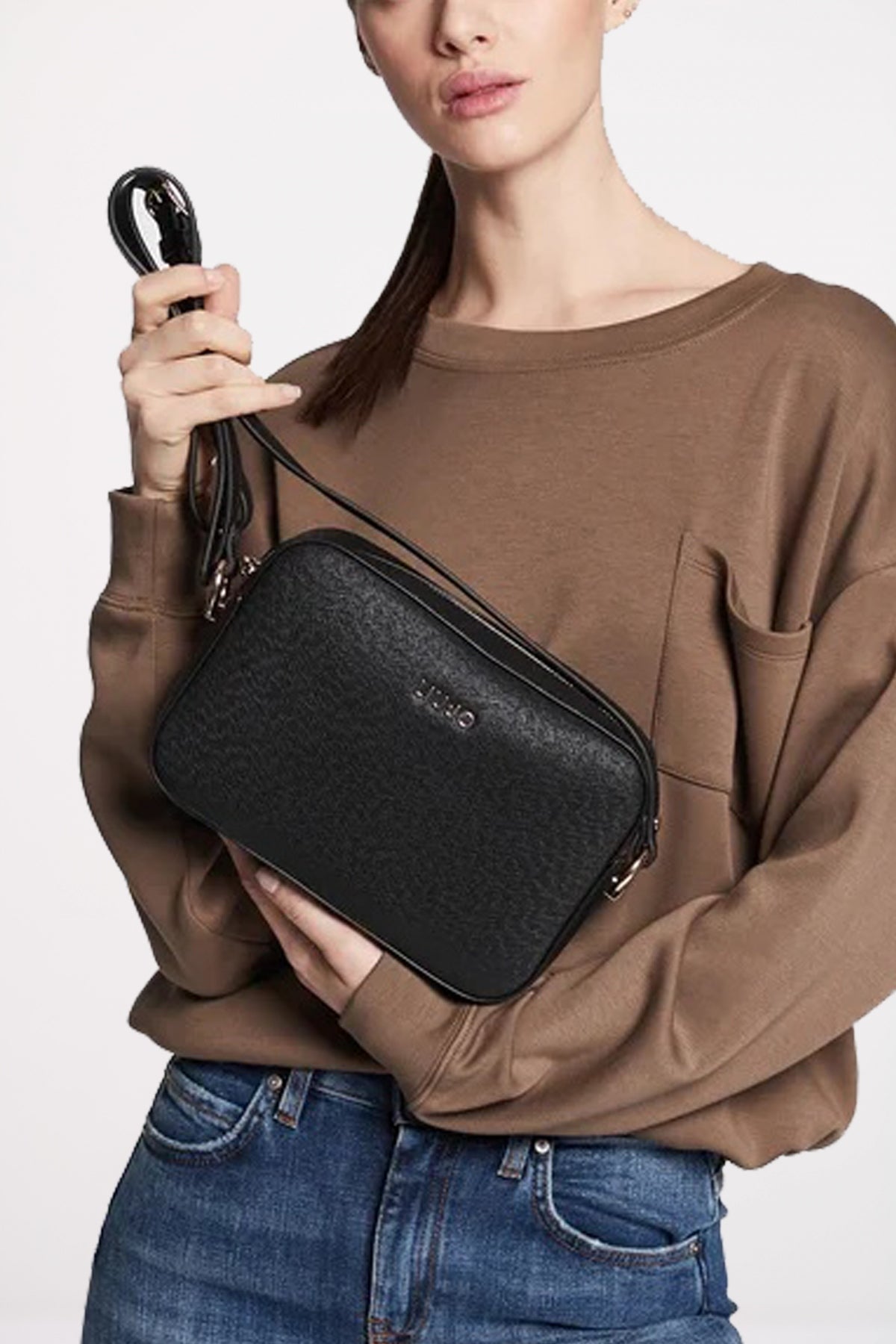 LIU-JO S CROSSBODY en color NEGRO  (4)