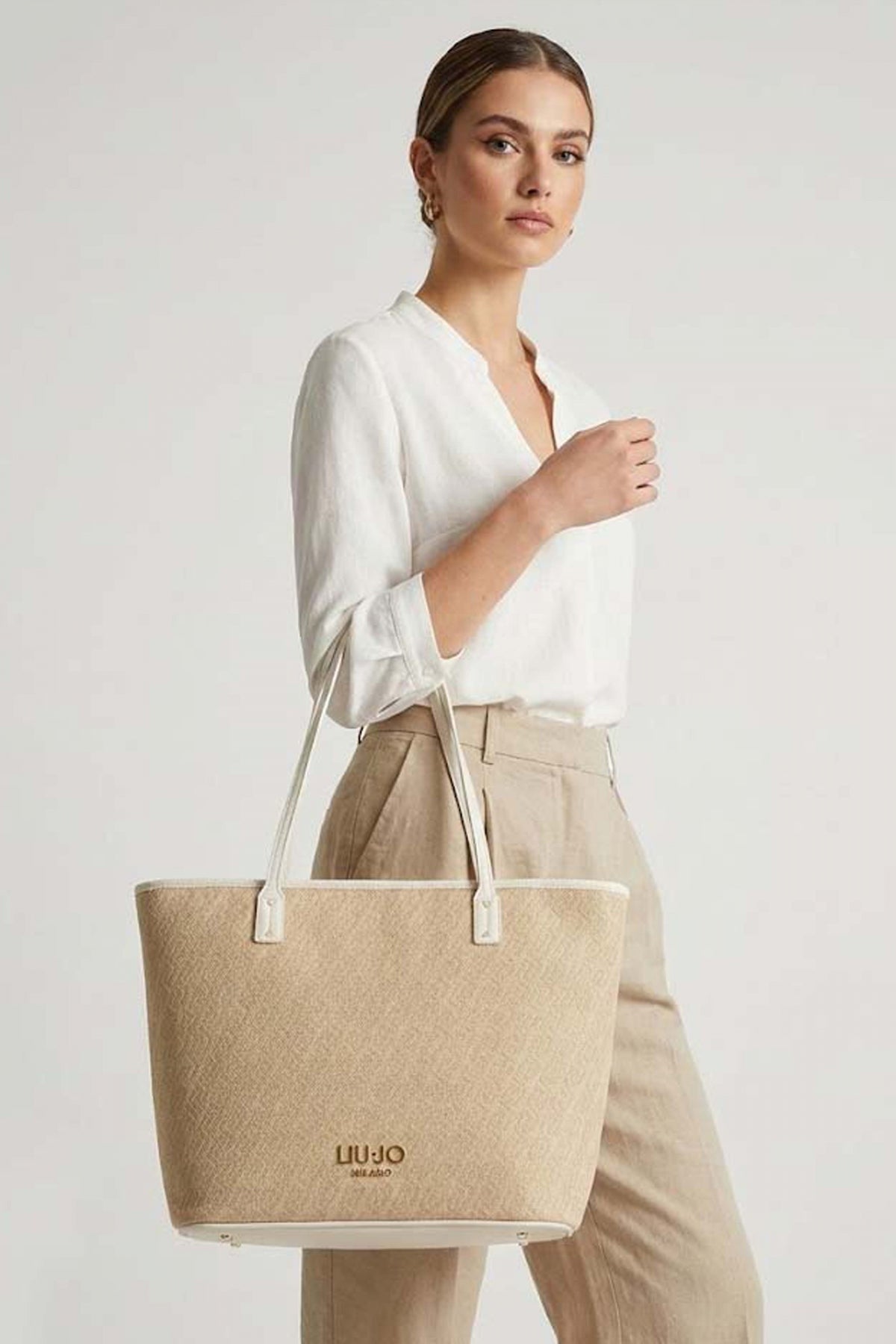 LIU-JO TA M TOTE en color BEIS  (1)