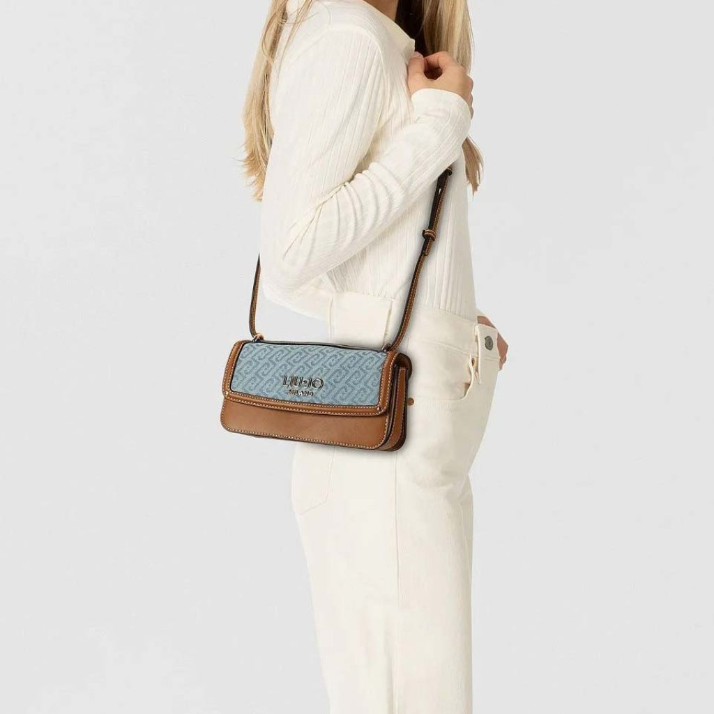 LIU-JO  S CROSSBODY EAST WEST  en color AZUL  (6)