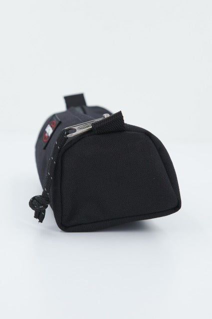 EASTPAK BENCHMARK SINGLE en color NEGRO  (2)