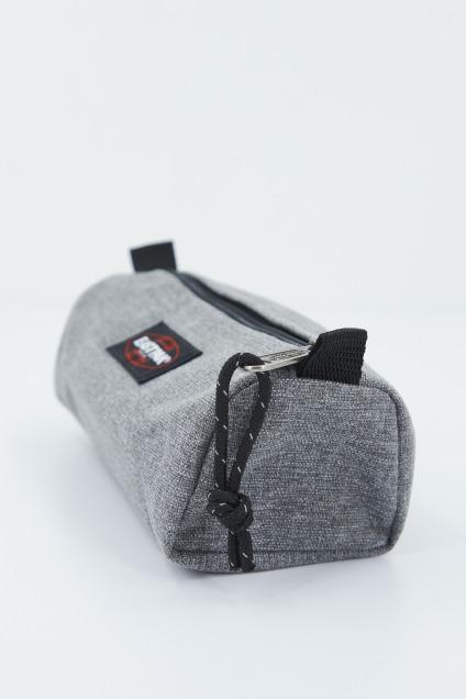 EASTPAK BENCHMARK SINGLE en color GRIS  (2)