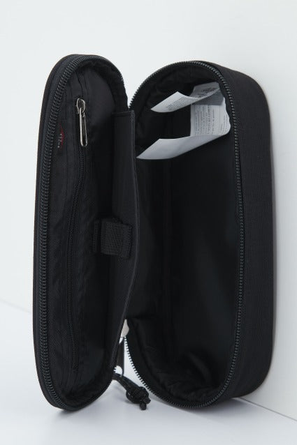 EASTPAK OVAL SINGLE en color NEGRO  (4)