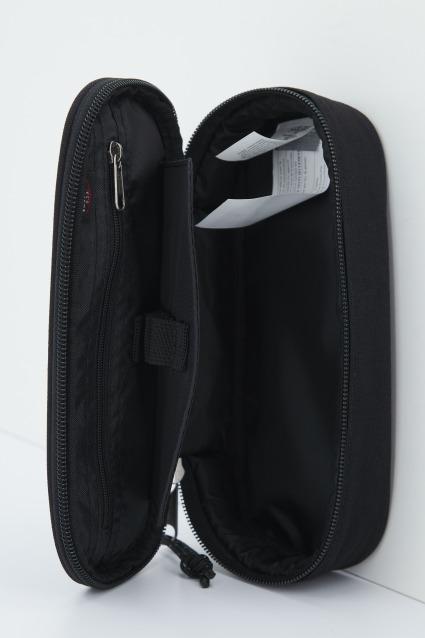 EASTPAK OVAL SINGLE en color NEGRO  (4)