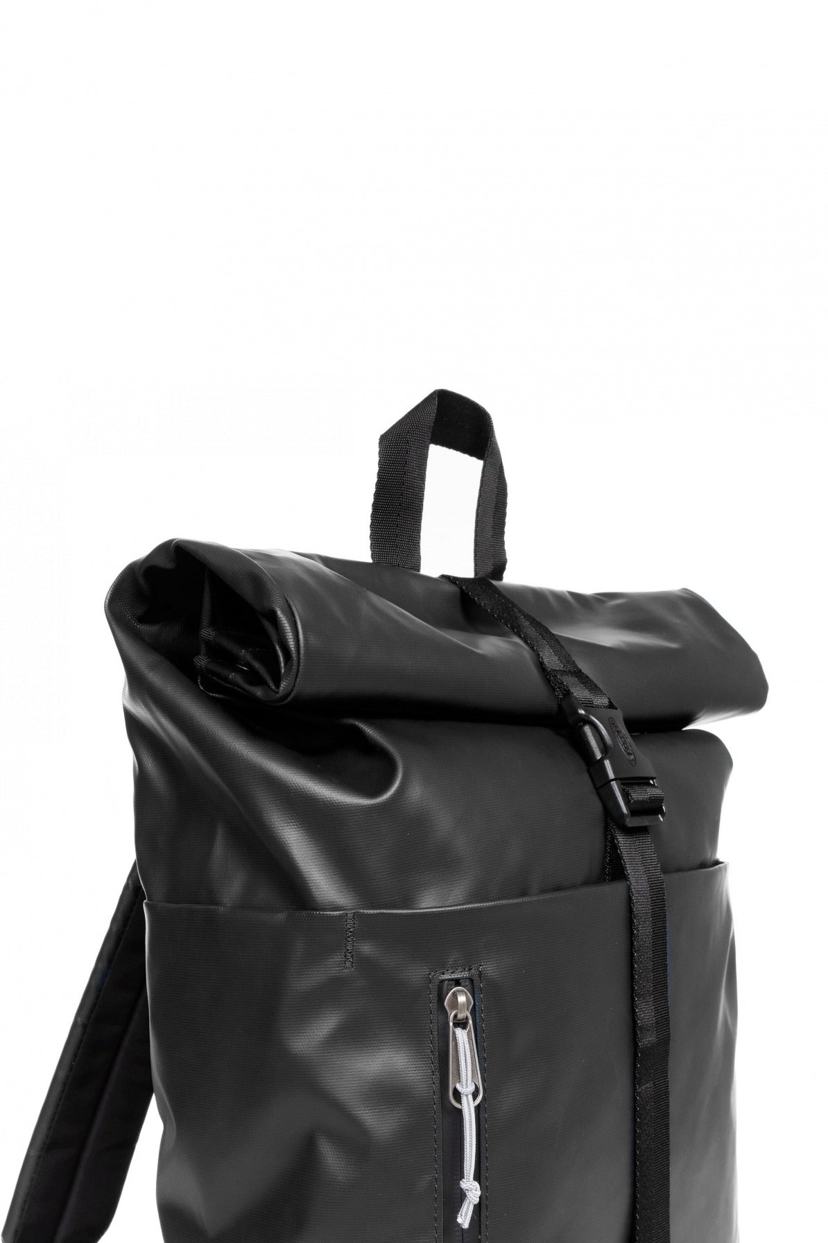 EASTPAK UP ROLL en color NEGRO  (3)